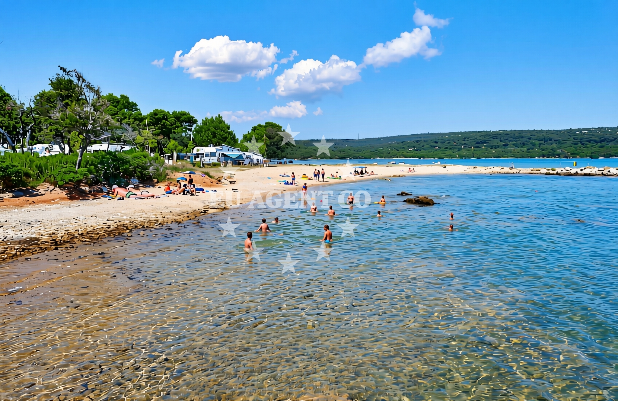 Beach facilities and surroundings at Lopari sjever, Nerezine (Lošinj) Beach in Lopari sjever
