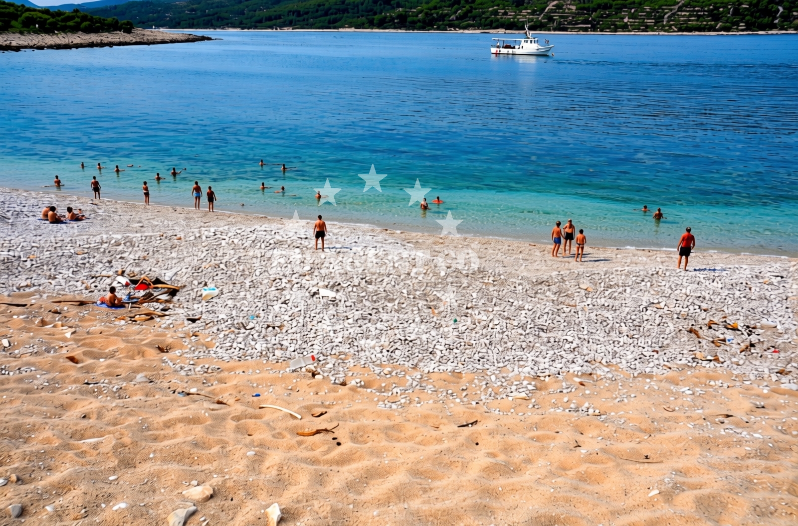Beach facilities and surroundings at Lopata beach in Put Lučice 2, Verunić