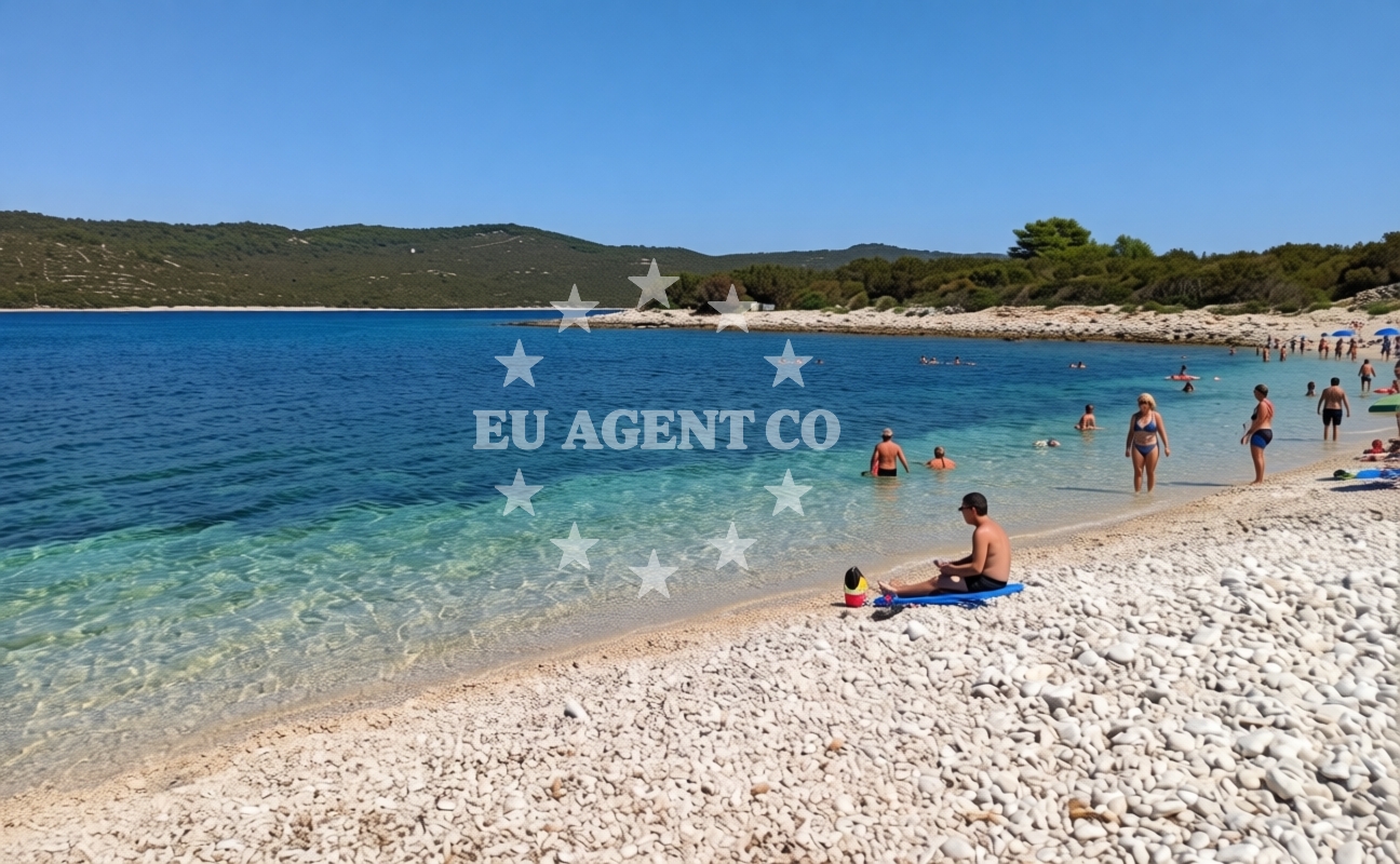 Additional view of Lopata beach in Put Lučice 2, Verunić