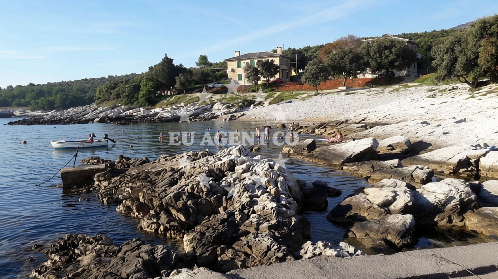 Shoreline and swimming area at Loreta beach in Koromačno 29, Koromačno