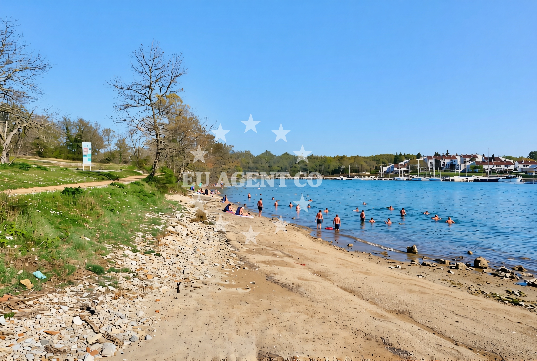 Beach facilities and surroundings at Lorun, Vabriga Beach in Lorun