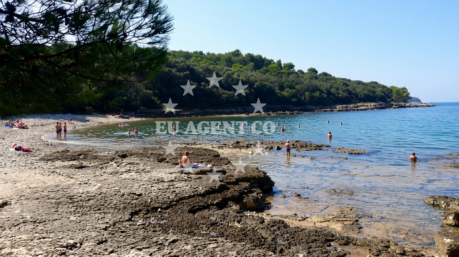 Overview of Lost beach in Put za kanalić 33, Pula