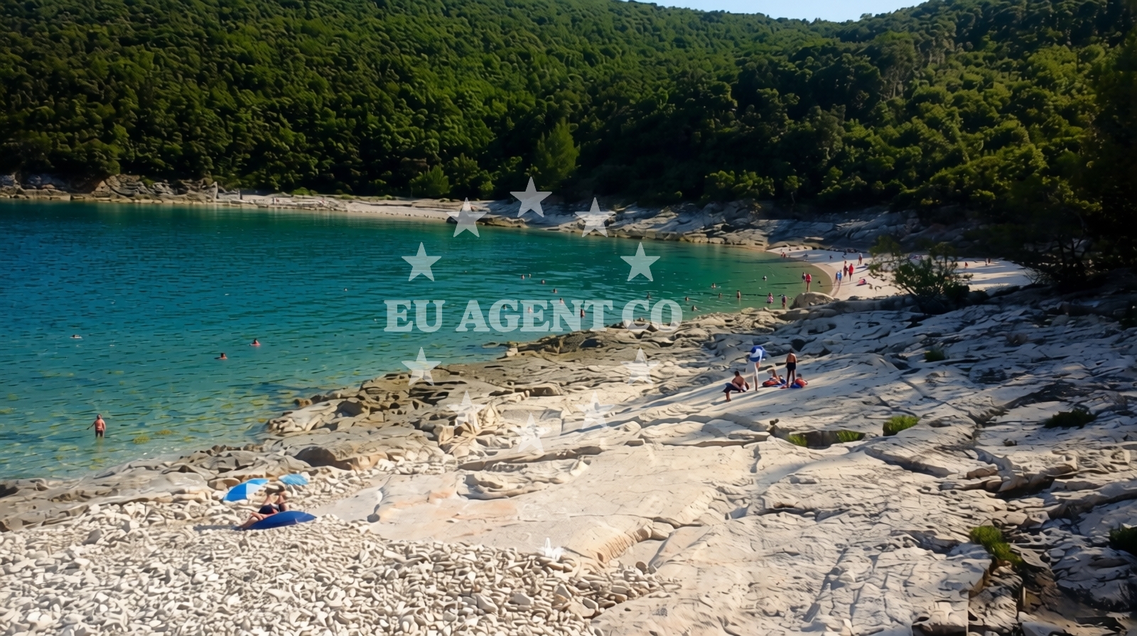 Overview of Loverica beach in Luka Krnica b.b., Krnica