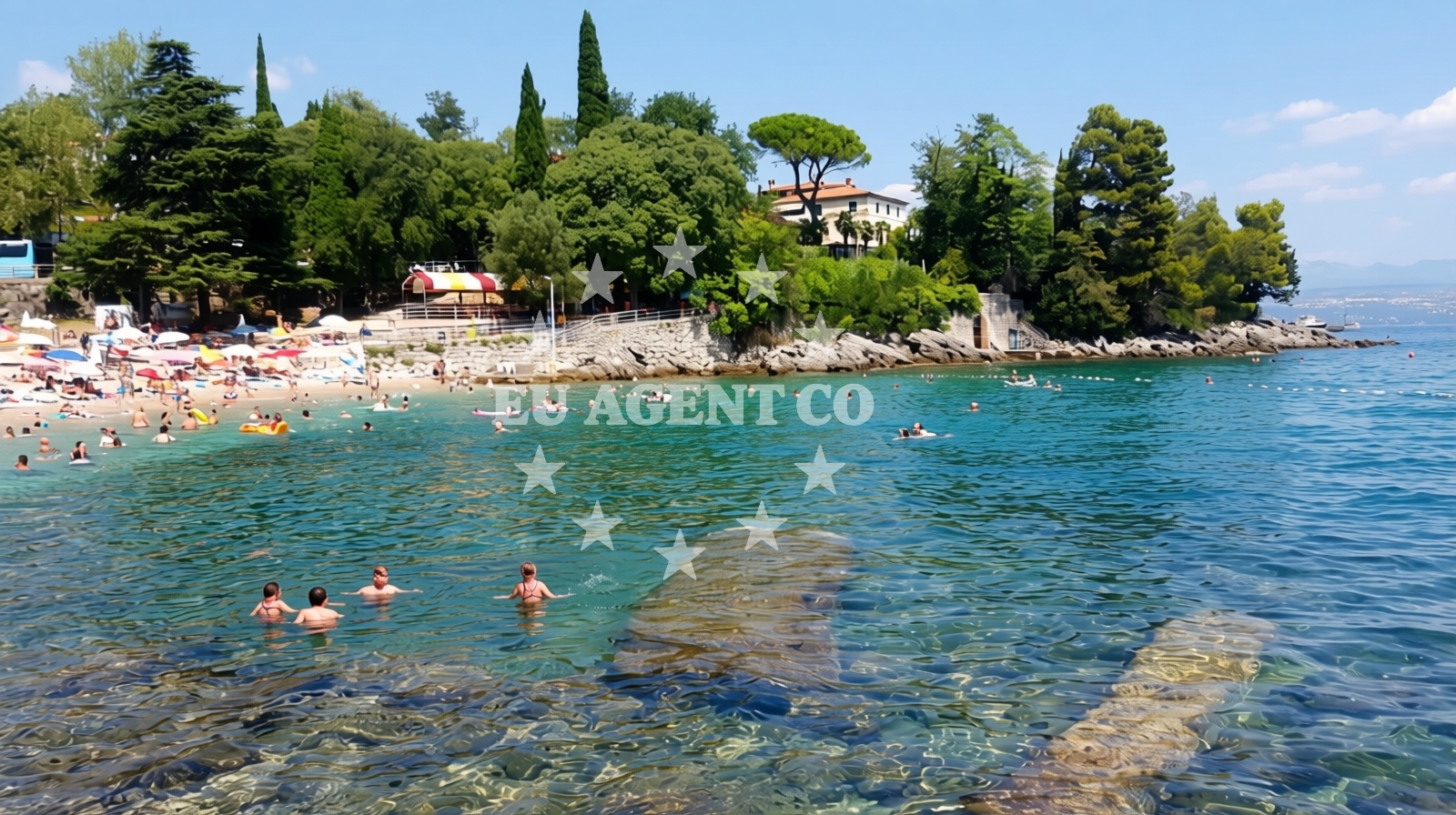 Beach facilities and surroundings at Lovran beach in 9a Rezine Kat 1, stan 3, Lovran