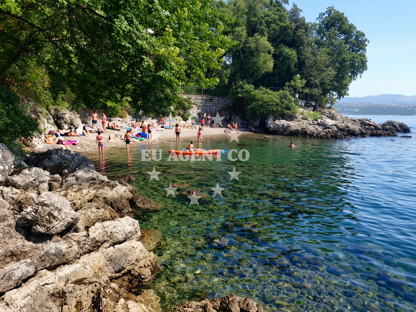Shoreline and swimming area at Lovran Dog Beach in Antona Brubnjaka 4, Ika, Ičići