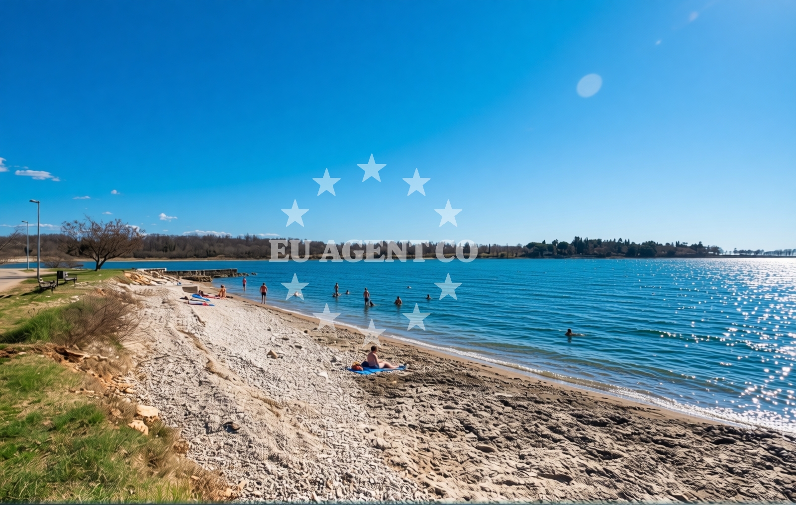 Overview of Lovrecica beach in Cvjetna ulica 8 Cvjetna ulica 8,, Lovrečica