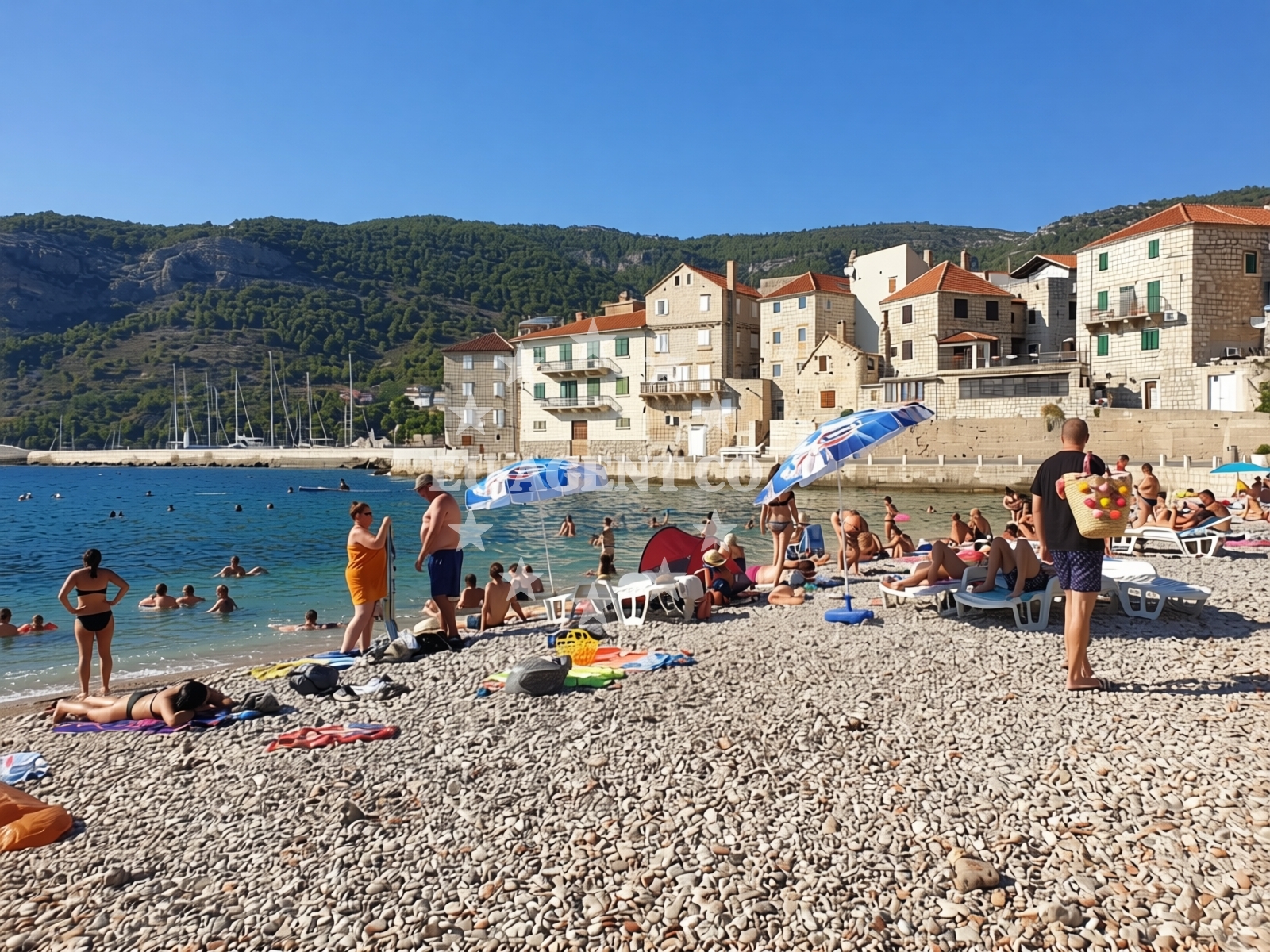 Additional view of Lucica beach in Tina Ujevića 15, Komiža