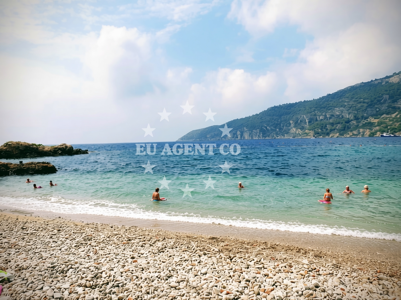 Additional view of Lucica beach in Tina Ujevića 15, Komiža