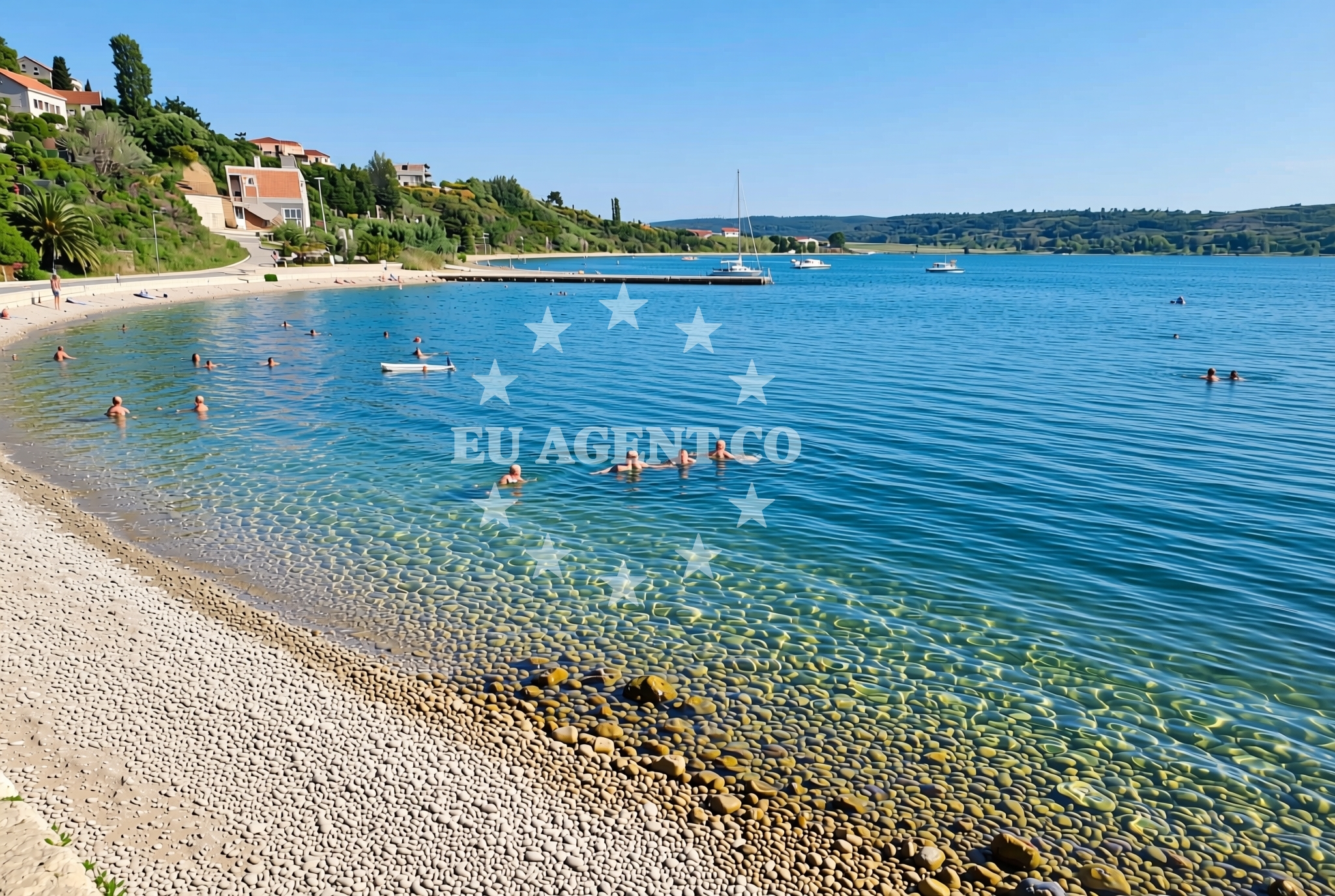 Beach facilities and surroundings at Lučica jug, Rtina Beach in Lučica jug