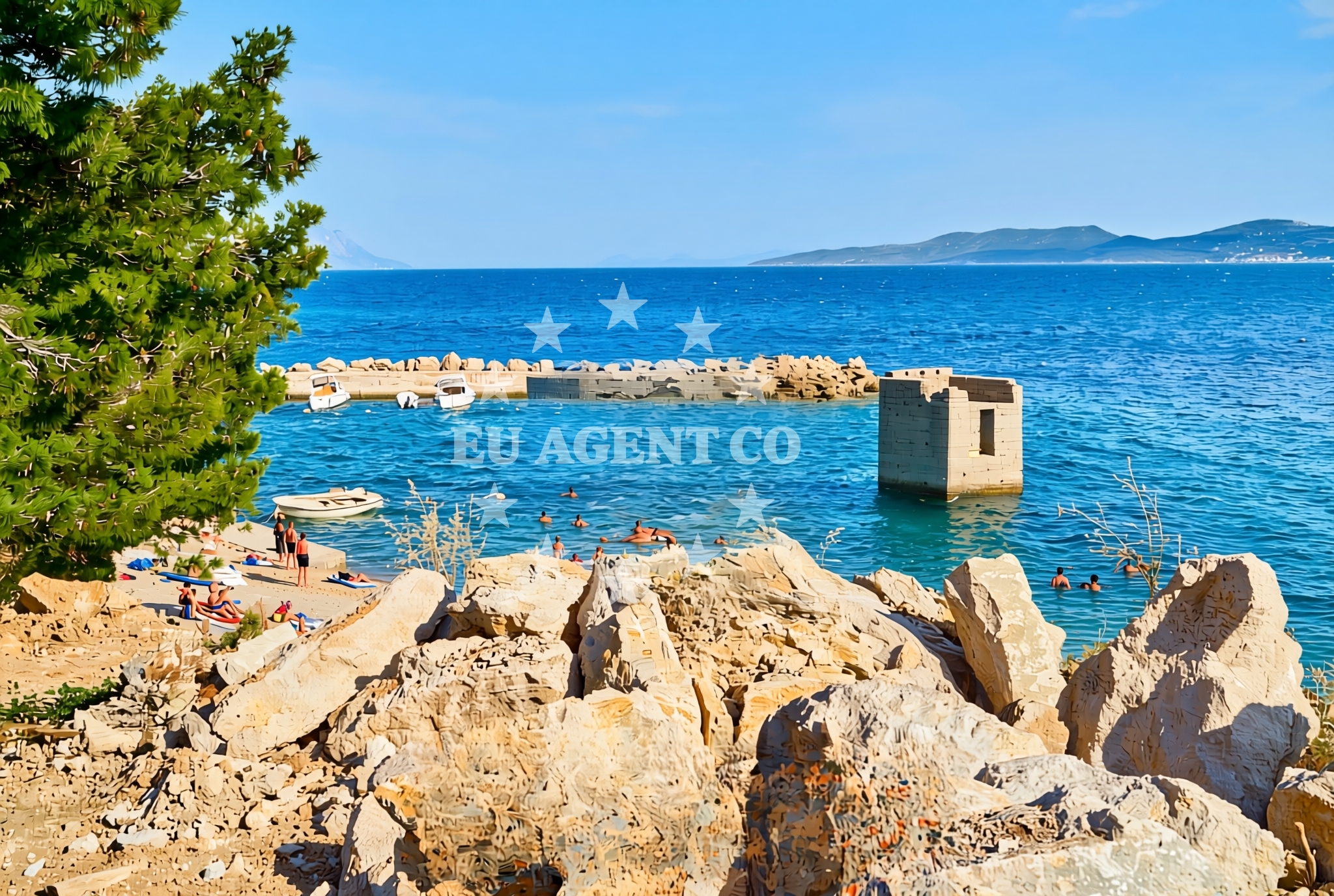 Shoreline and swimming area at Lučica, Mimice Beach in Lučica