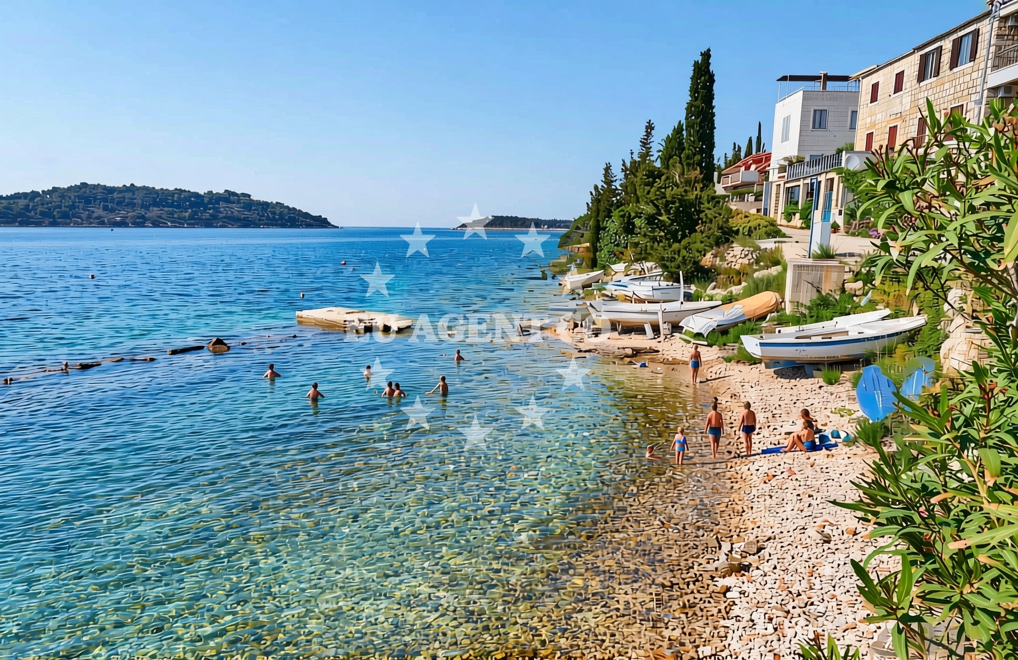 Beach facilities and surroundings at Lučica sjever, Vis (Vis) Beach in Lučica sjever