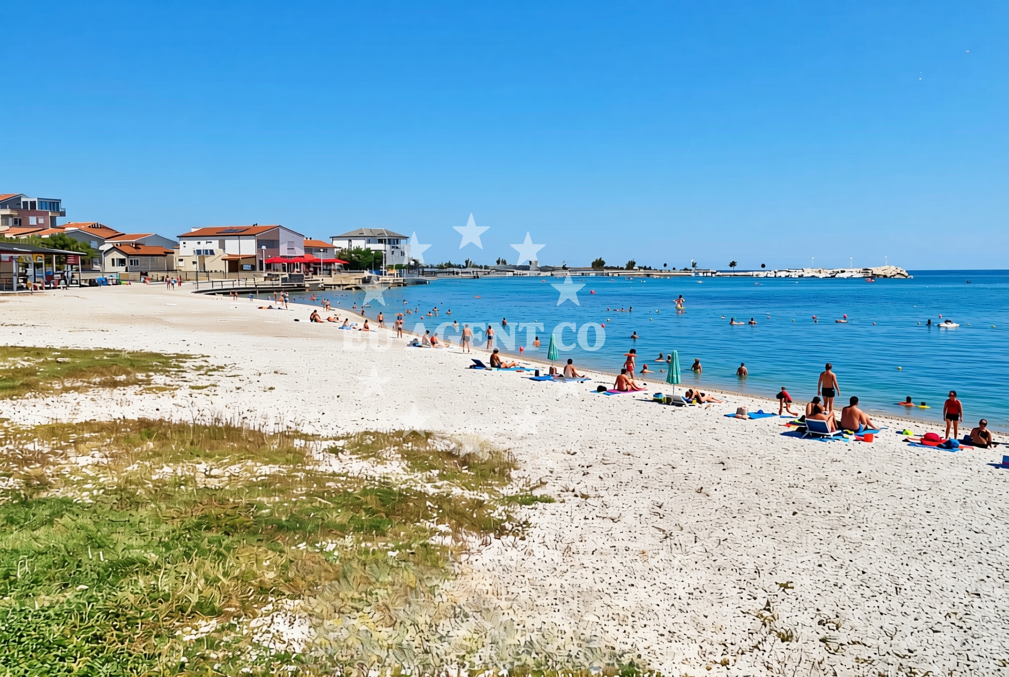 Shoreline and swimming area at Lučica sredina, Vir (Vir) Beach in Lučica sredina