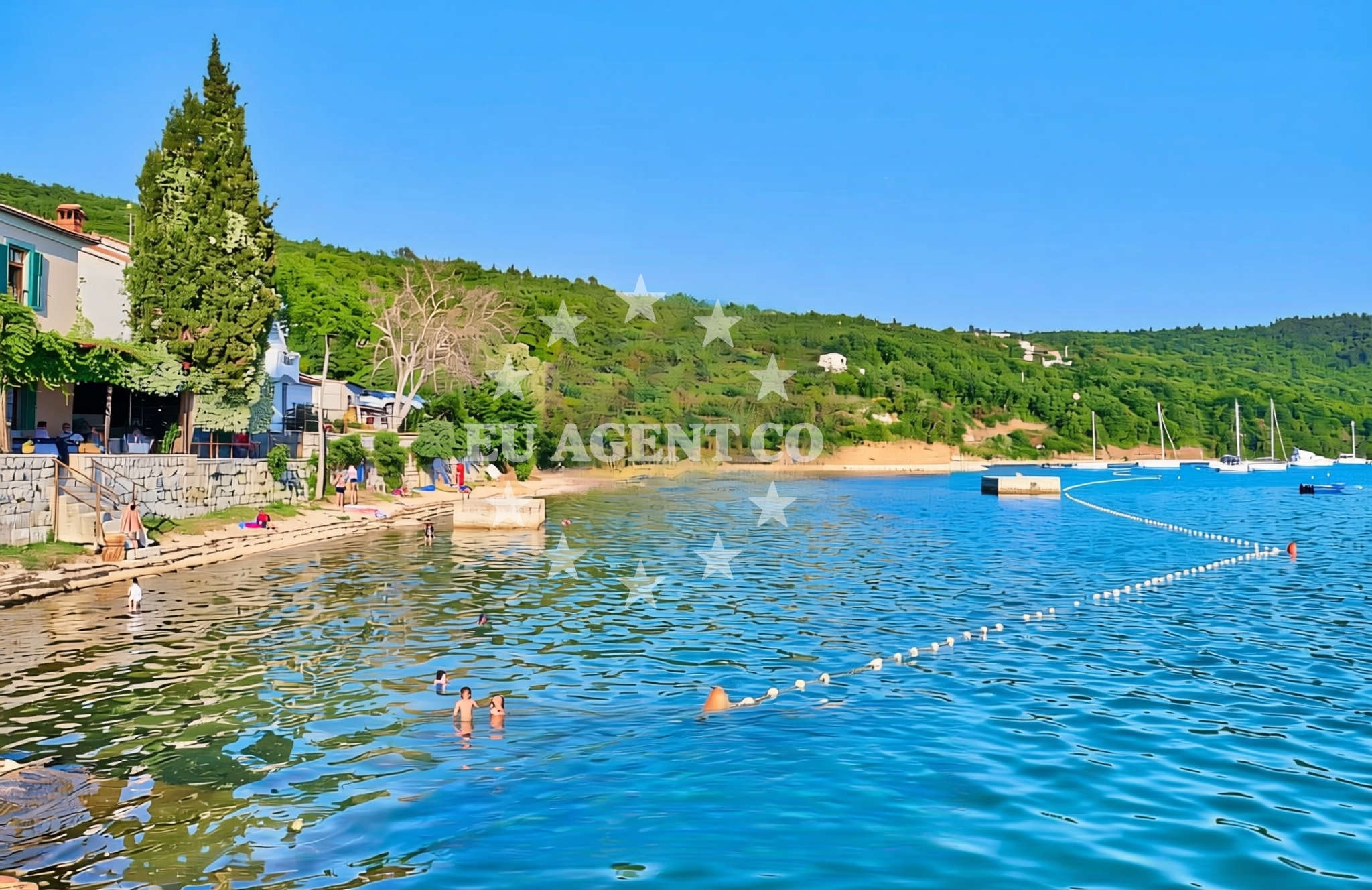 Shoreline and swimming area at Lučica, Trget Beach in Lučica