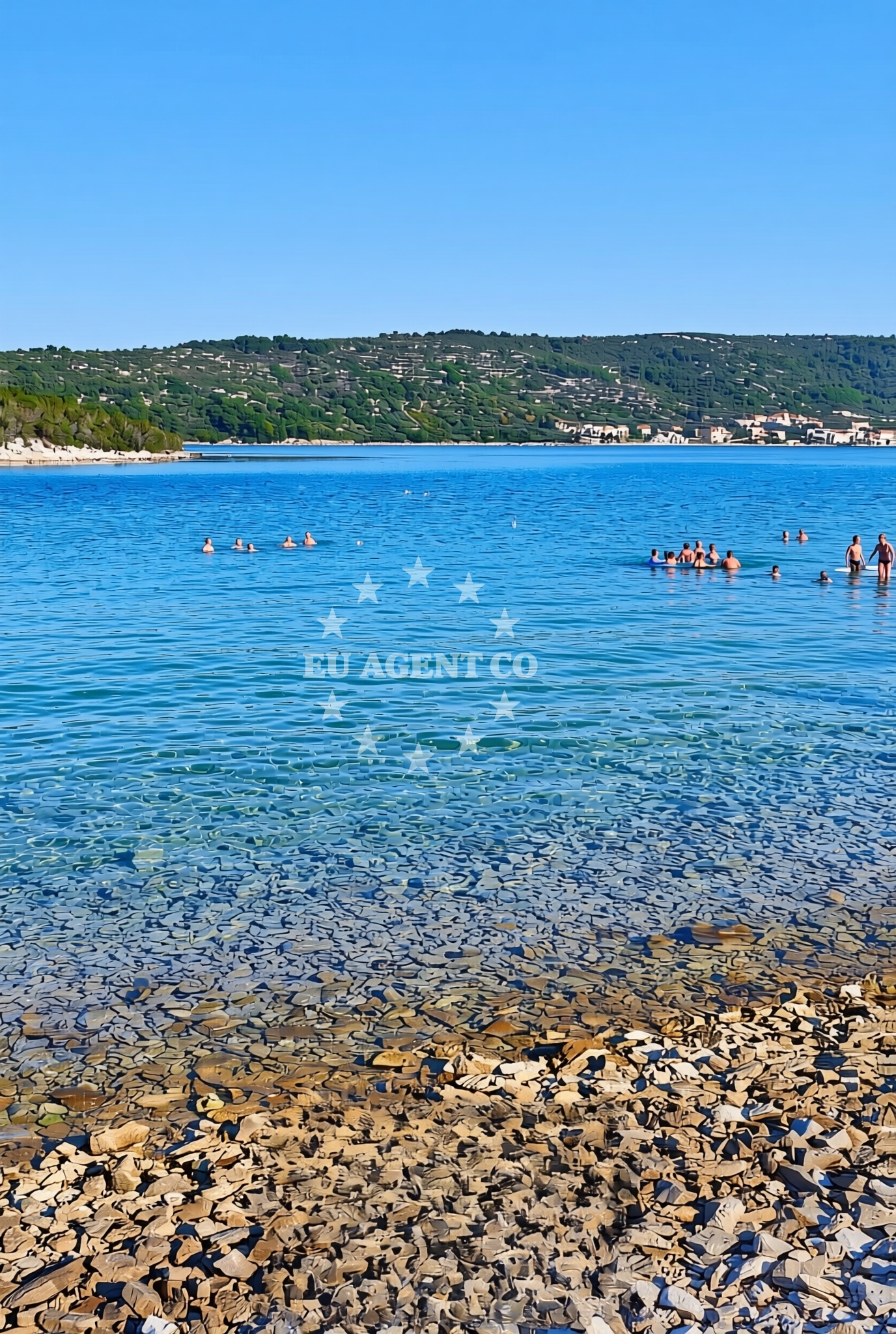 Beach facilities and surroundings at Lučica, Verunić (Dugi otok) Beach in Lučica