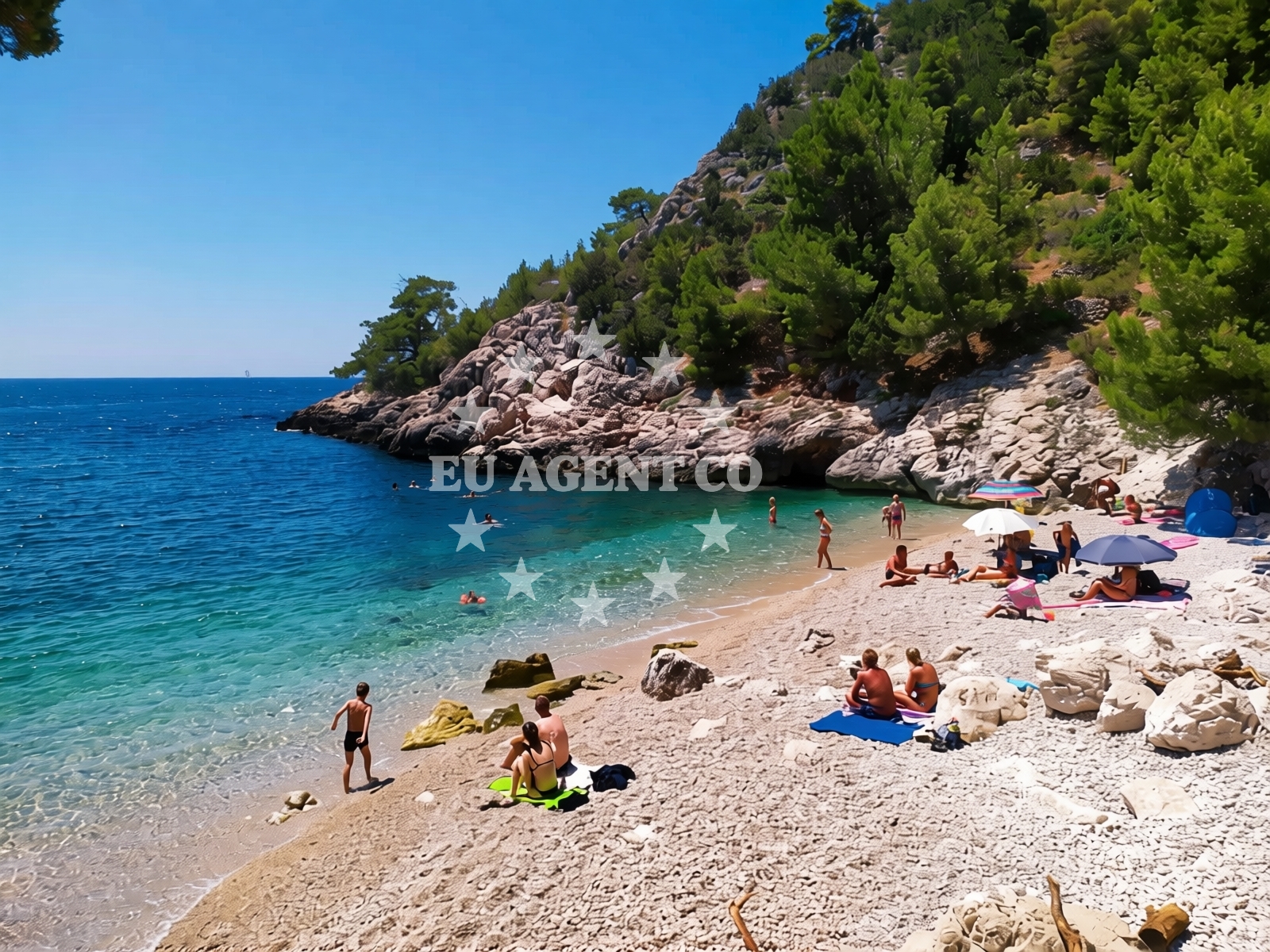 Overview of Lucisca bay beach in Put mora stori 6, Sveta Nedelja