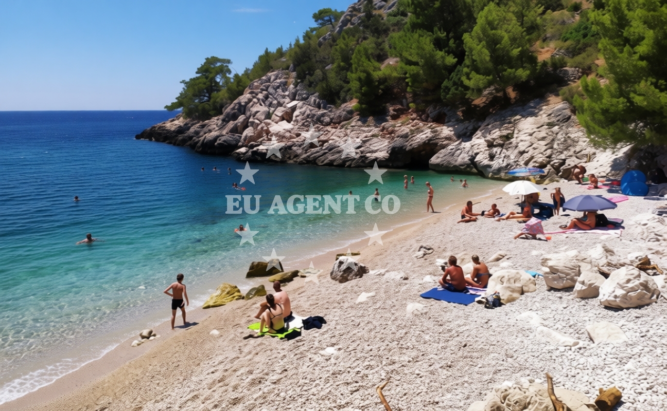 Additional view of Lucisca bay beach in Put mora stori 6, Sveta Nedelja