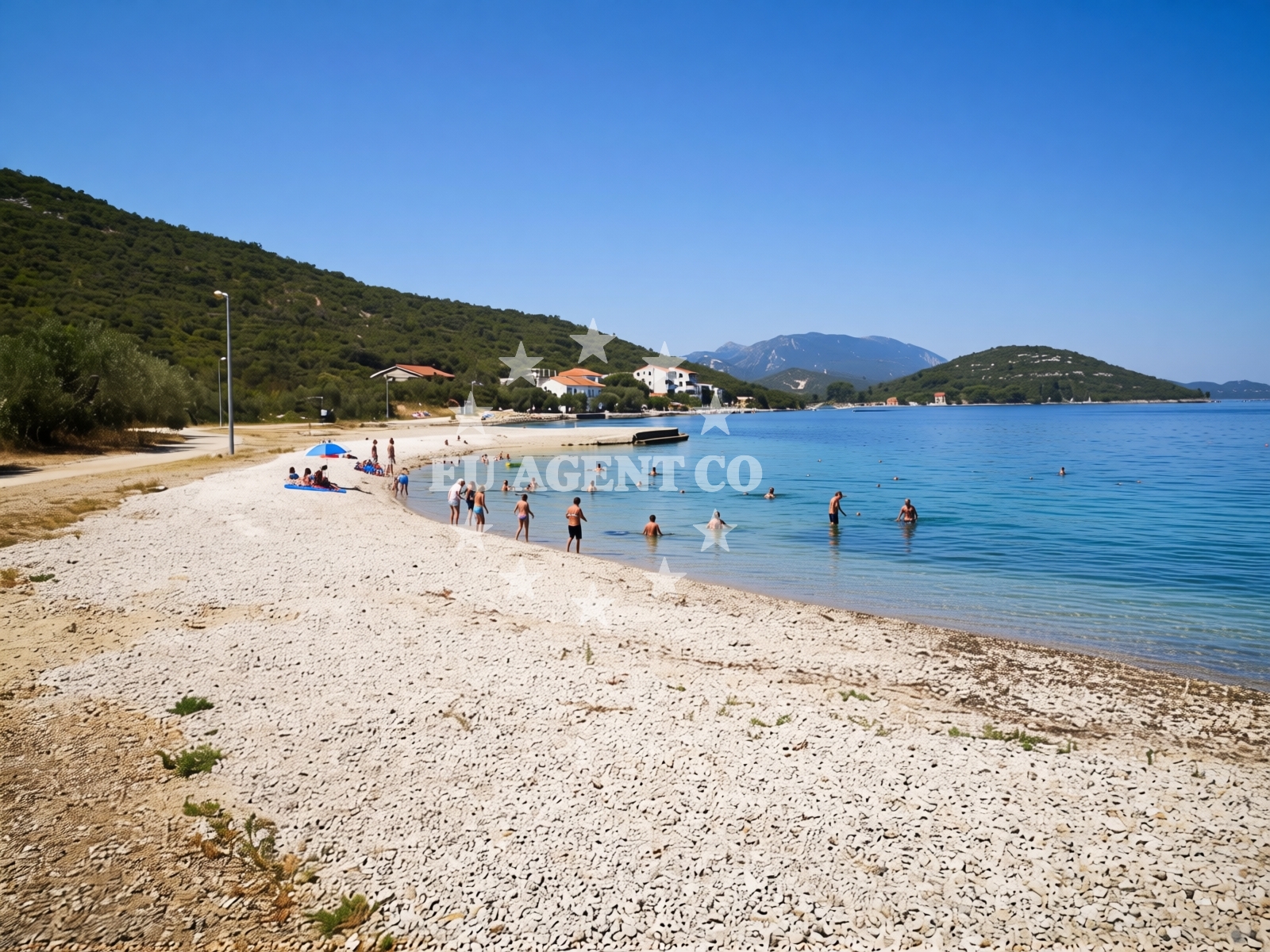 Overview of Luka Dubrava beach in Sutvid 11, Dubrava