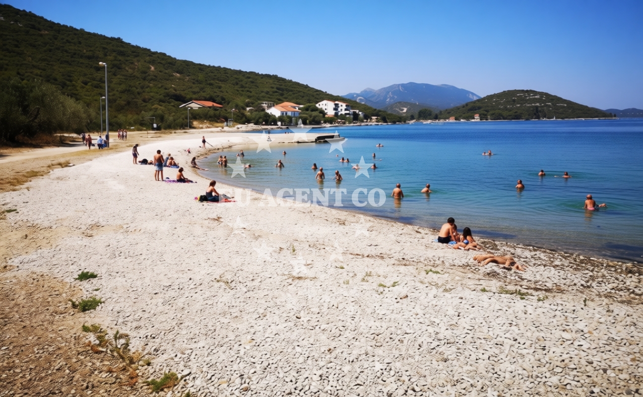 Additional view of Luka Dubrava beach in Sutvid 11, Dubrava
