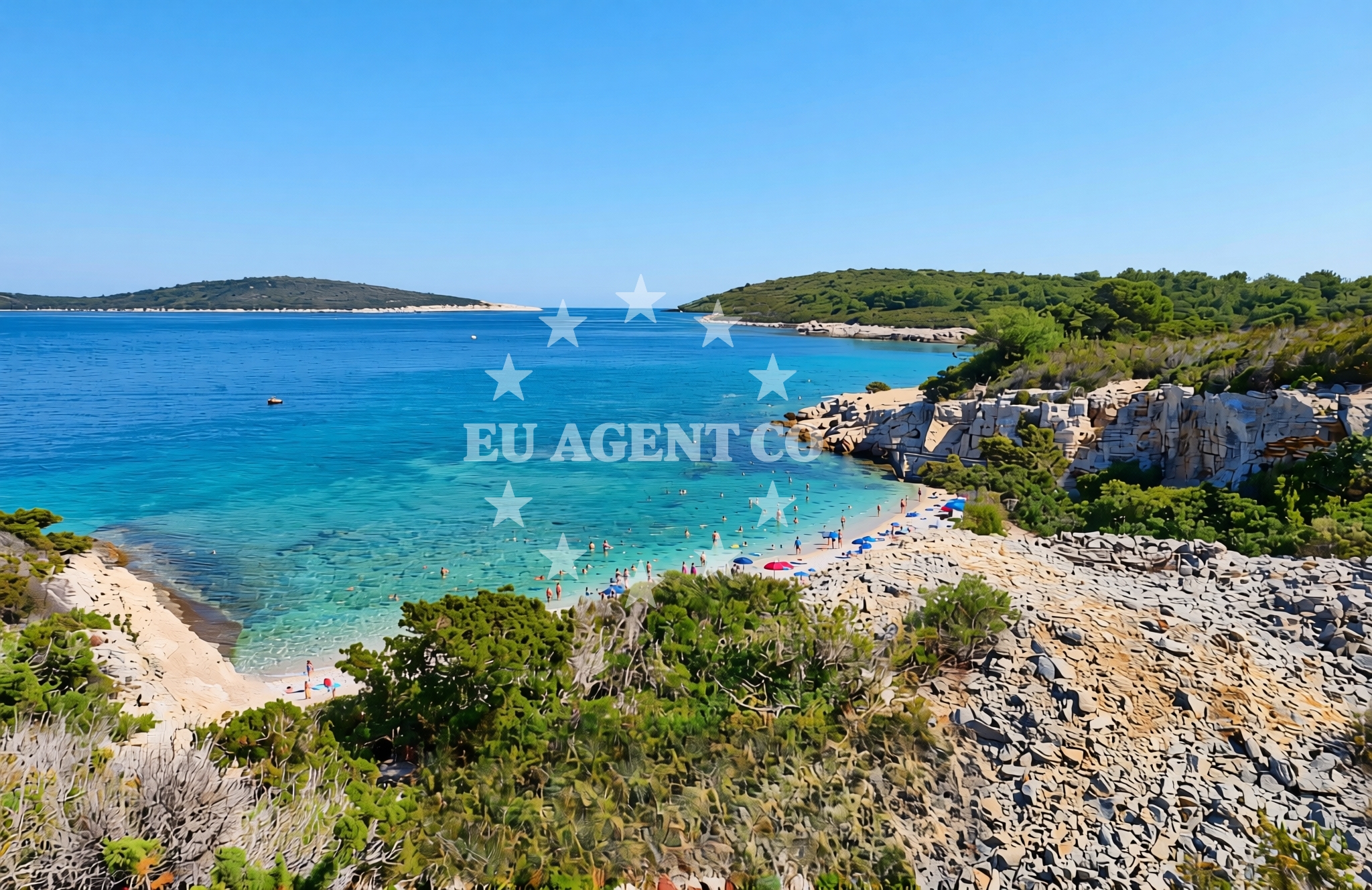Shoreline and swimming area at Luka jug, Rukavac (Vis) Beach in Luka jug
