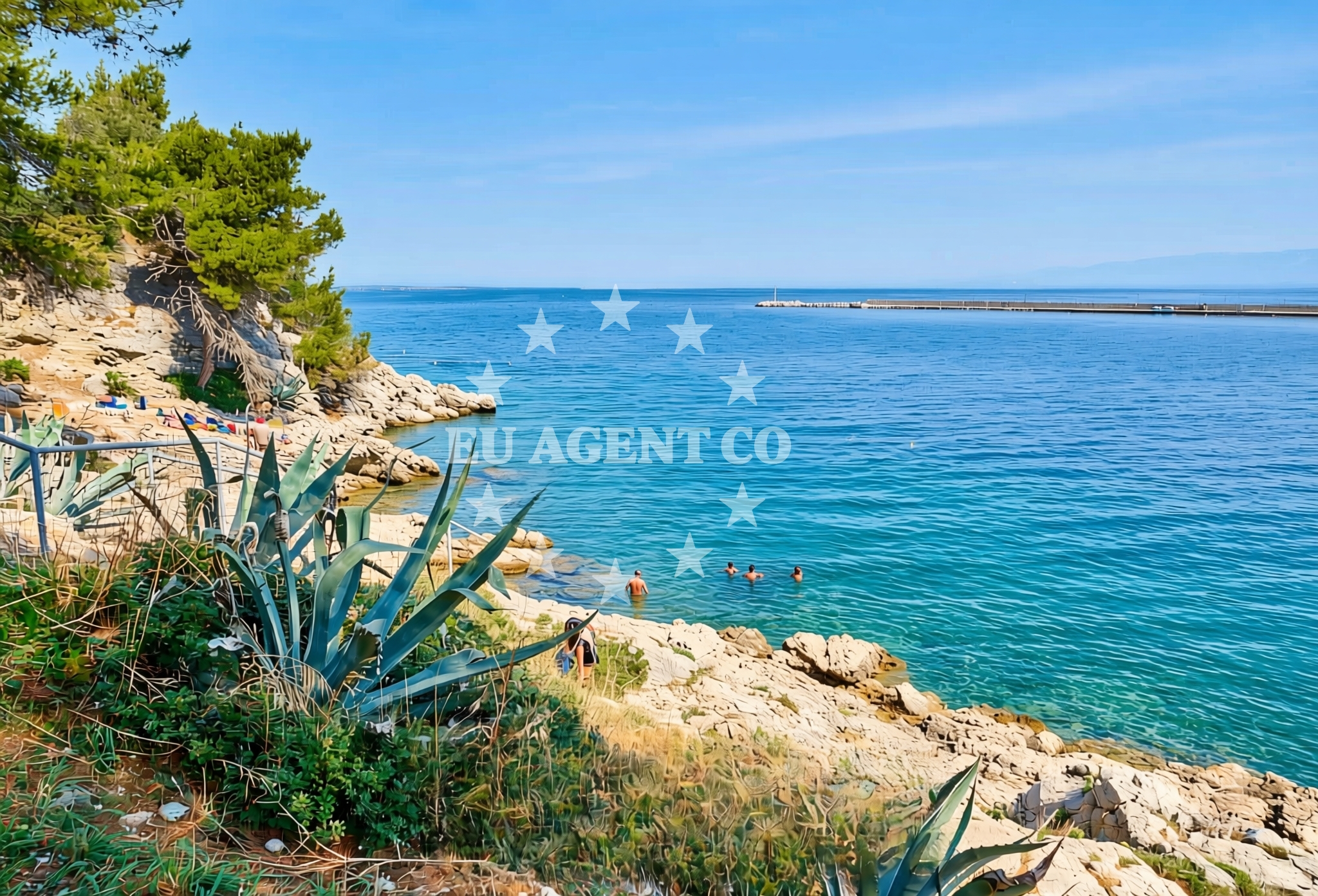 Shoreline and swimming area at Luka Rovenska, Veli Lošinj (Lošinj) Beach in Luka Rovenska