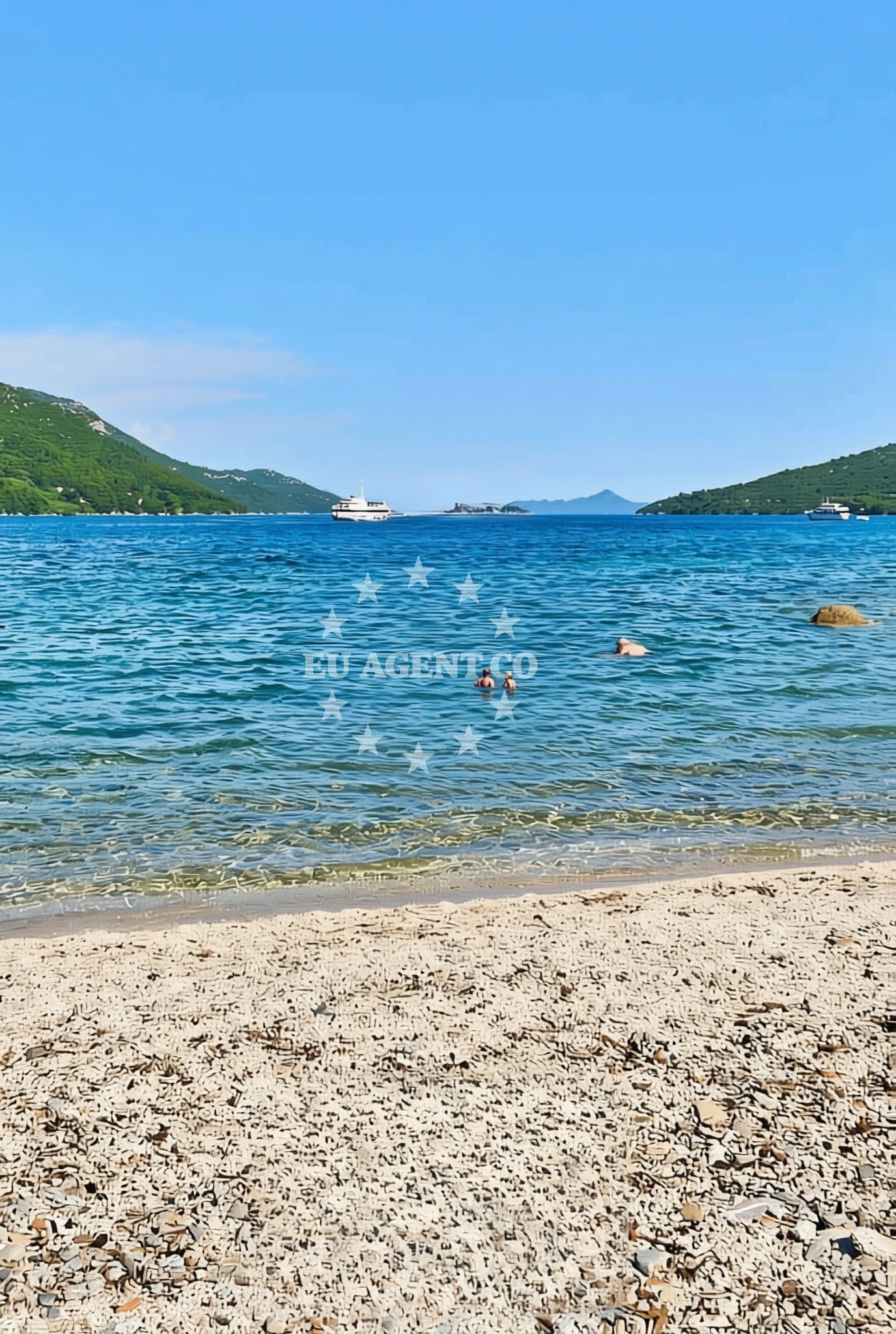 Shoreline and swimming area at Lukobran, Broce Beach in Lukobran