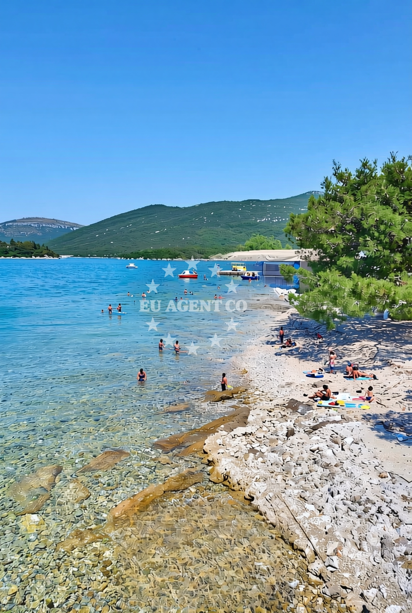 Shoreline and swimming area at Lukobran sjever, Hodilje Beach in Lukobran sjever