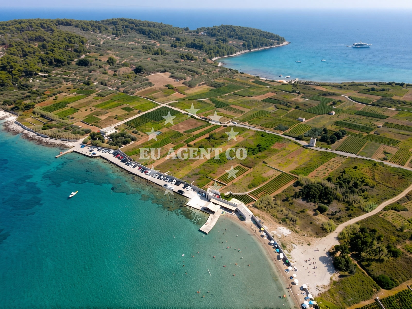 Shoreline and swimming area at Lumbarda beach in 487 Lumbarda, Lumbarda