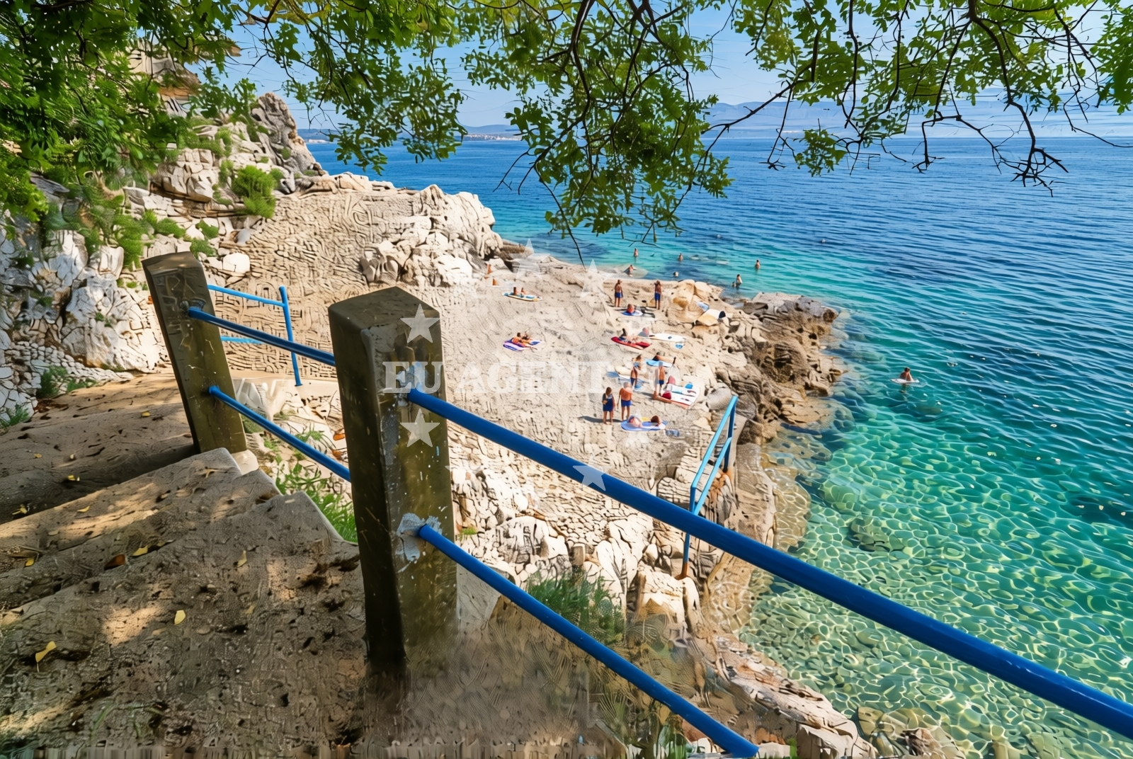 Beach facilities and surroundings at Lumbortovo, Kostrena Beach in Lumbortovo