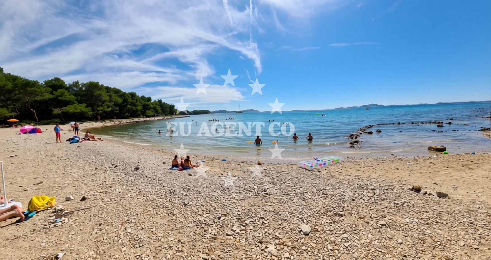 Beach facilities and surroundings at Lumbrak beach in Crvena Luka 1, Biograd na Moru