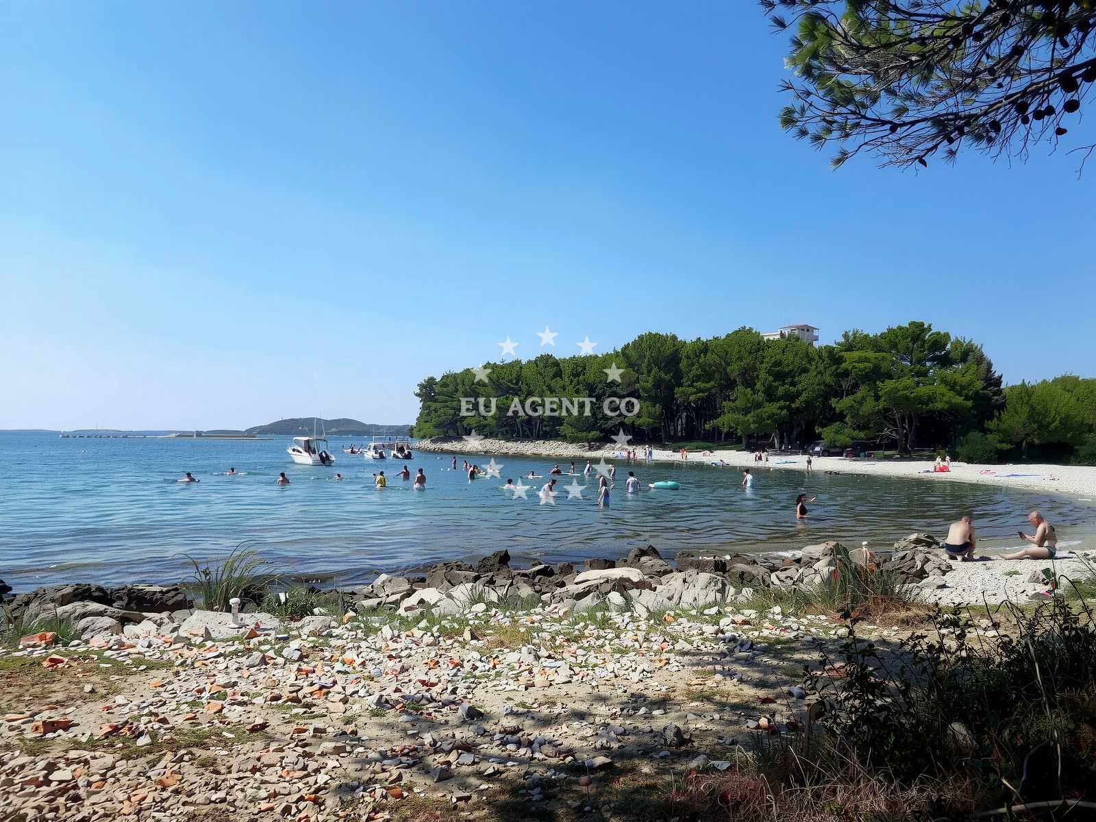 Additional view of Lumbrak beach in Crvena Luka 1, Biograd na Moru