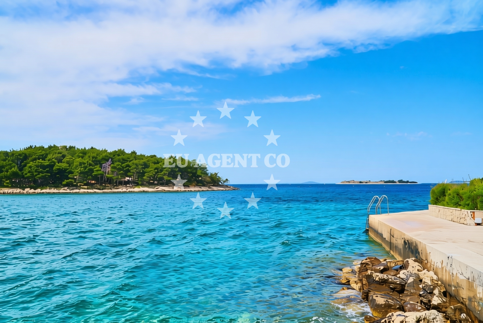 Shoreline and swimming area at Luna, Tribunj Beach in Luna