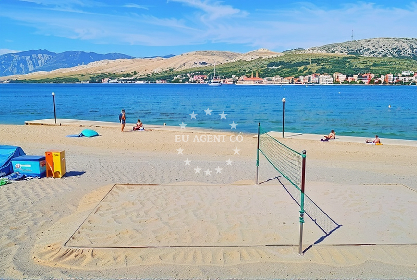 Beach facilities and surroundings at Mađarica, Pag (Pag) Beach in Mađarica