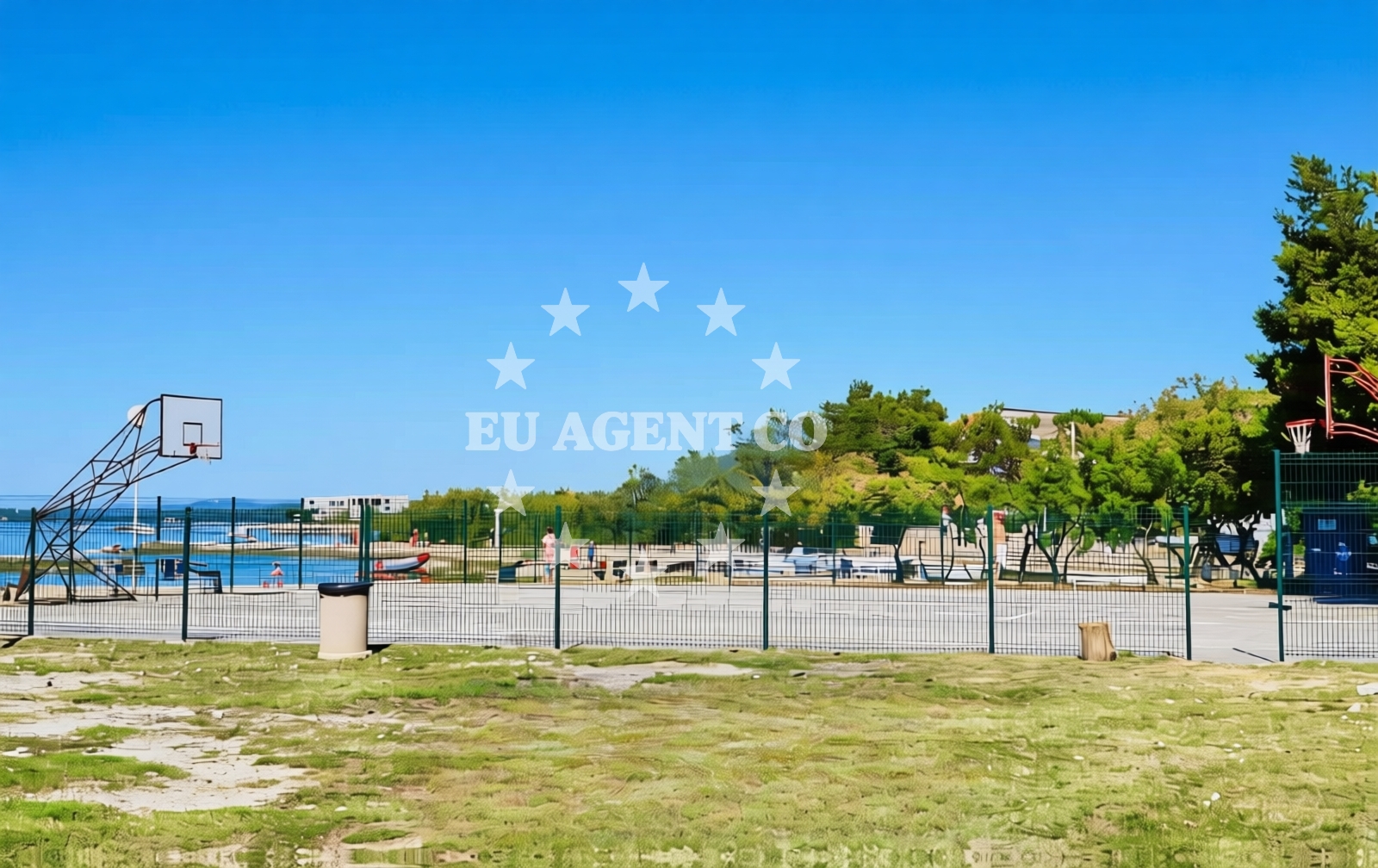 Beach facilities and surroundings at Makarska, Sukošan Beach in Makarska