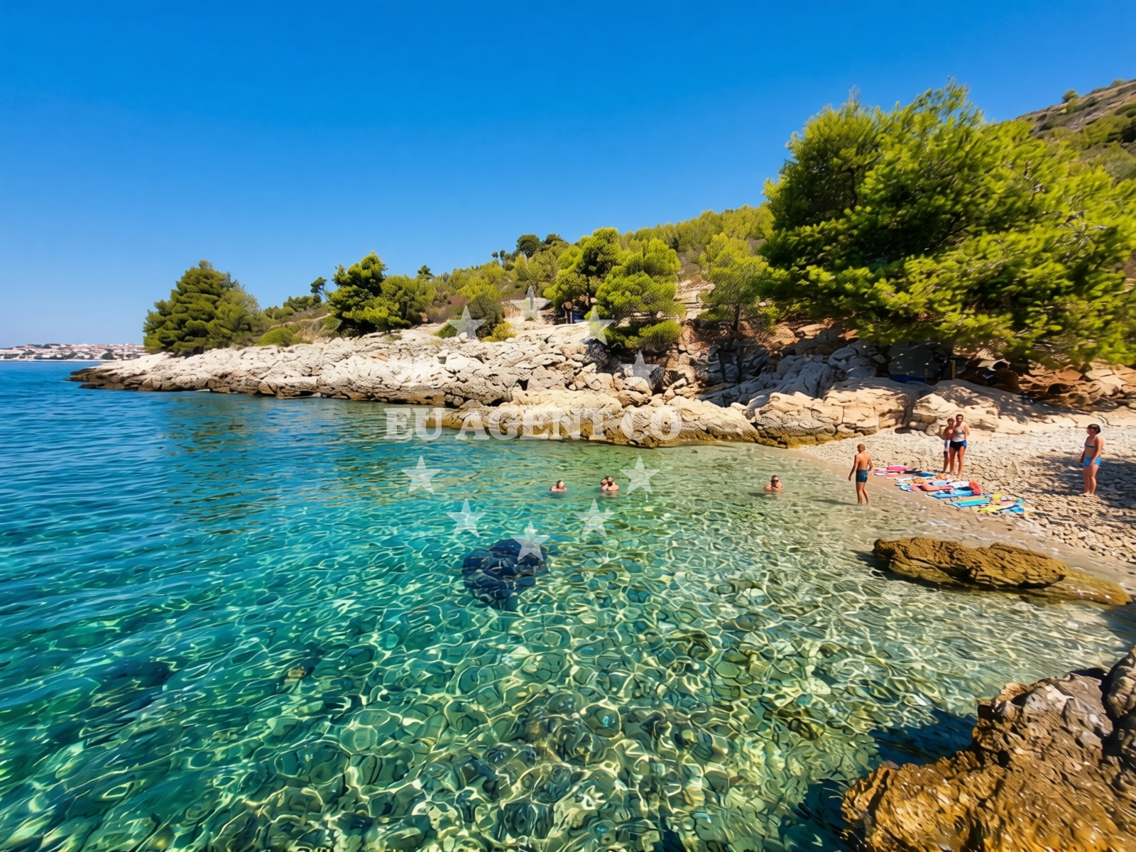 Shoreline and swimming area at Mala Draga Beach in Put Diruna 62, Trogir