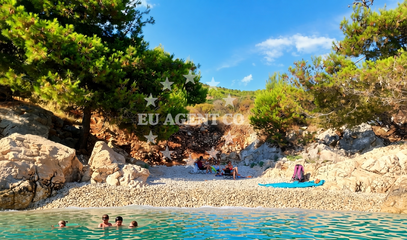 Beach facilities and surroundings at Mala Draga Beach in Put Diruna 62, Trogir