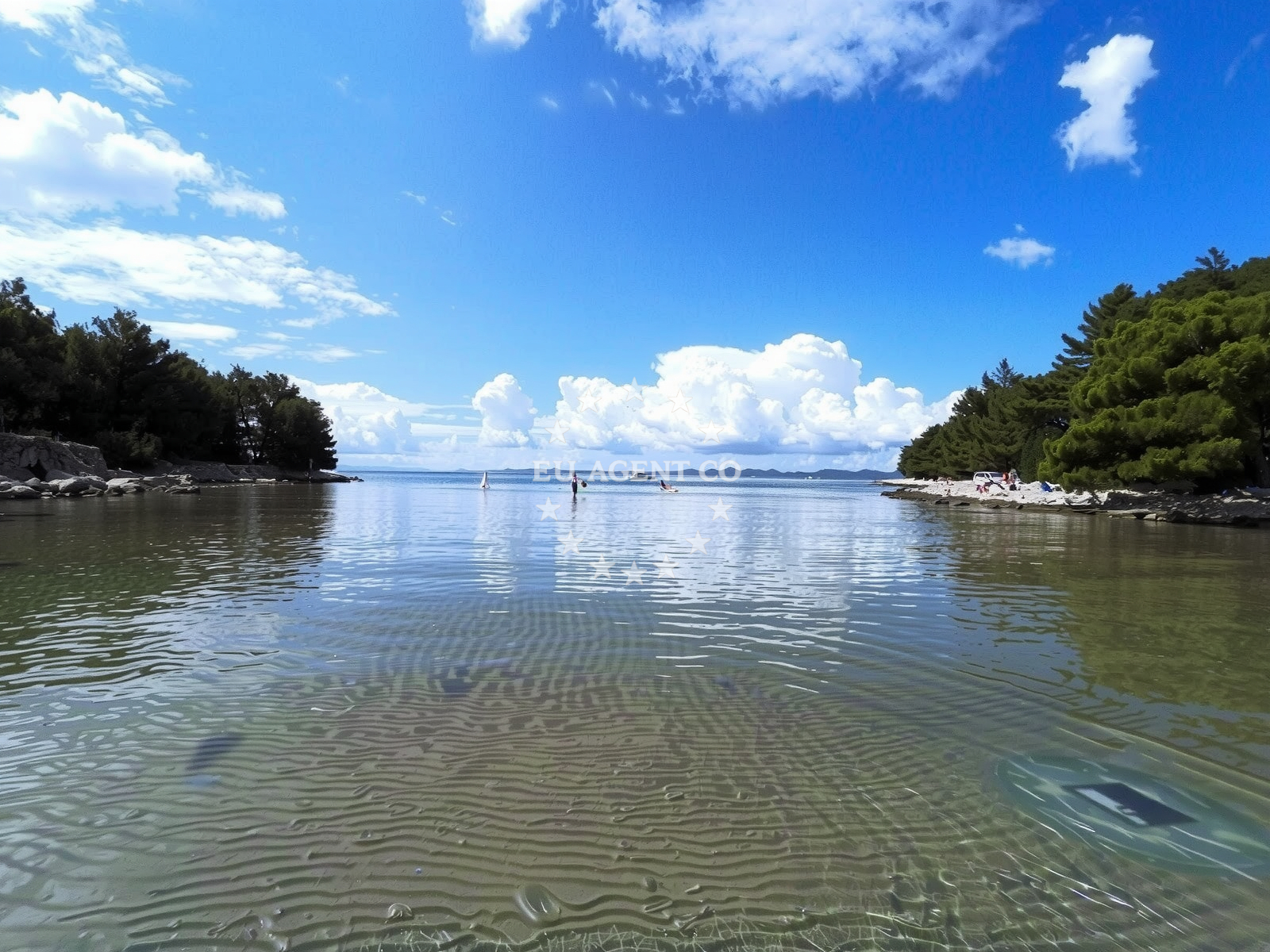 Shoreline and swimming area at Mala Sabusa beach in 2. ULICA 117, Kukljica