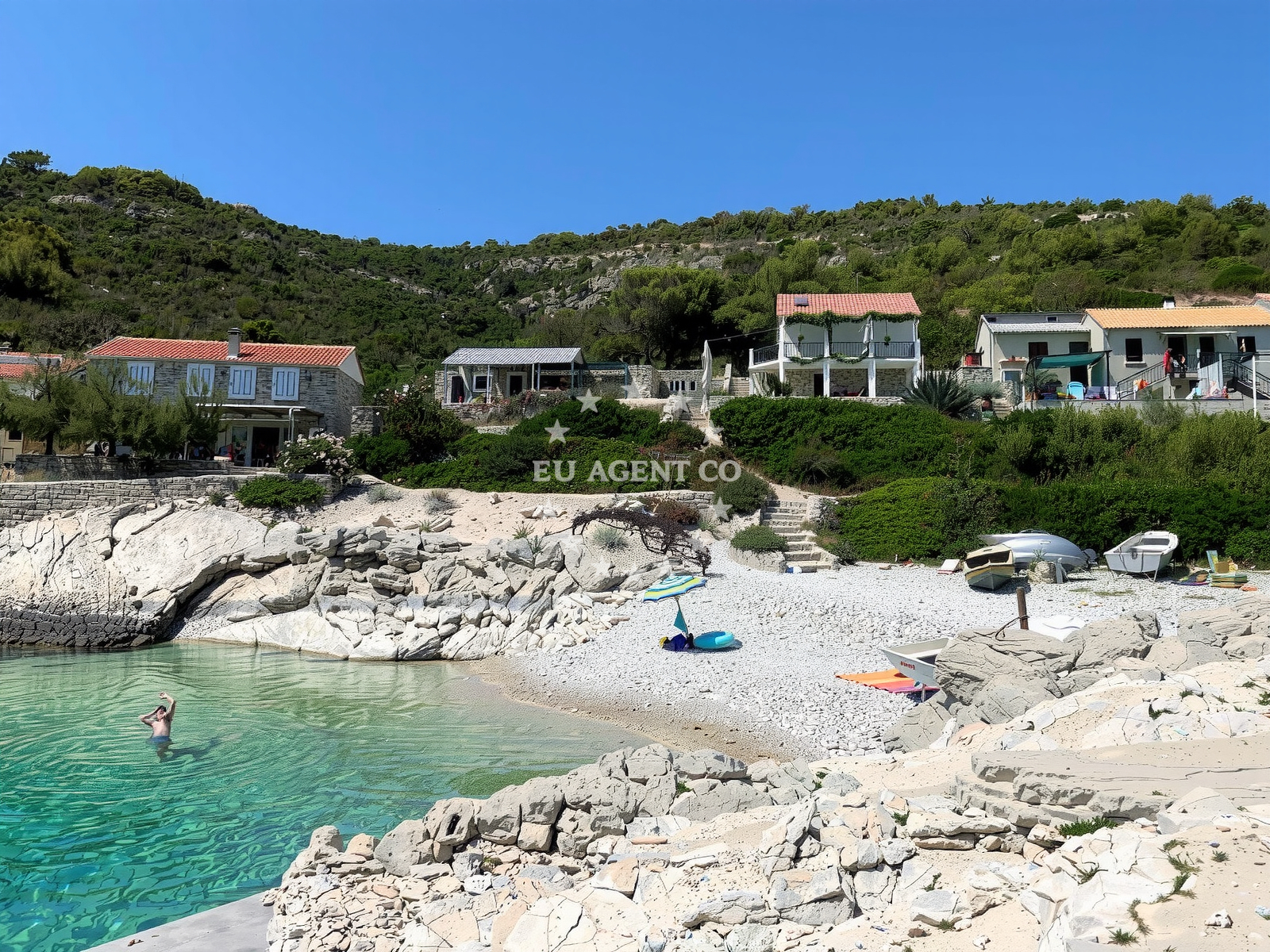 Shoreline and swimming area at Mala Travna in Žužeca 5, Vis