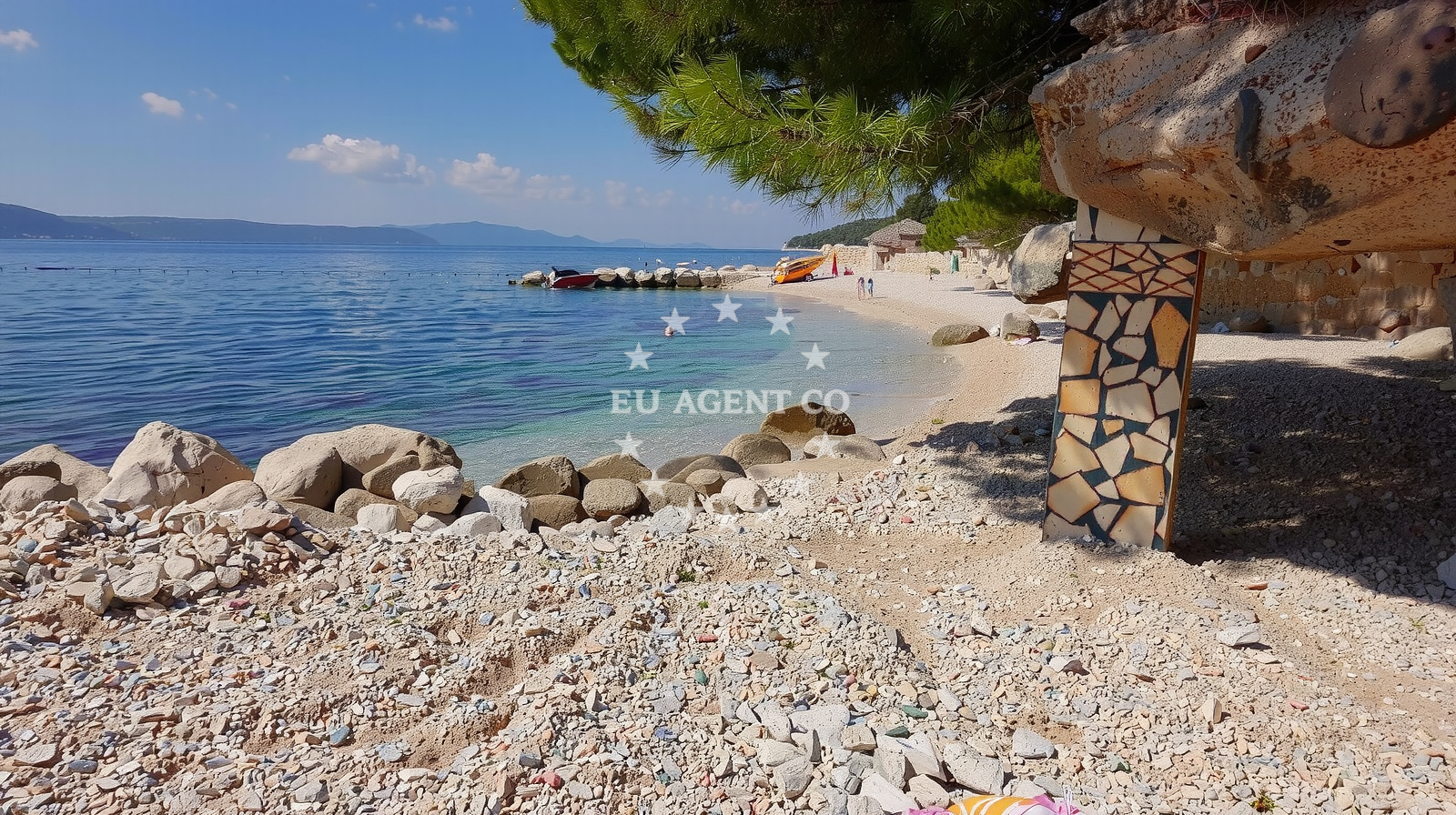 Beach facilities and surroundings at Male Ciste beach in 29 Blato, Živogošće