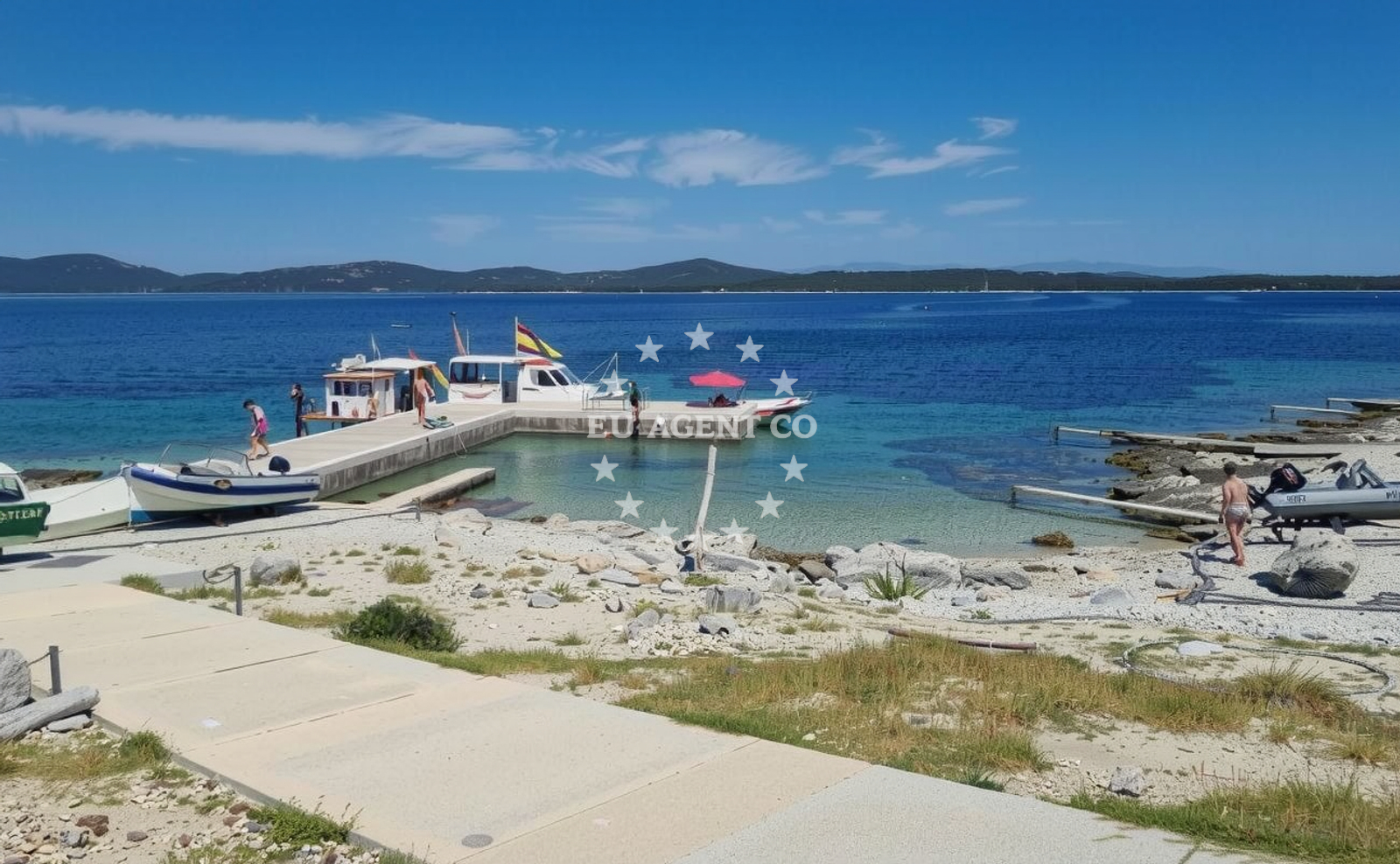 Beach facilities and surroundings at Male Srakane Beach in Artatore ulica 64, Mali Lošinj