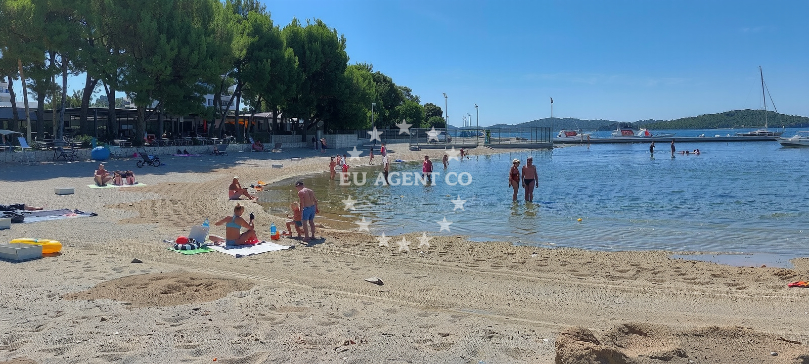 Additional view of Male Vrulje Beach in 11 Kraje ulica, Vodice