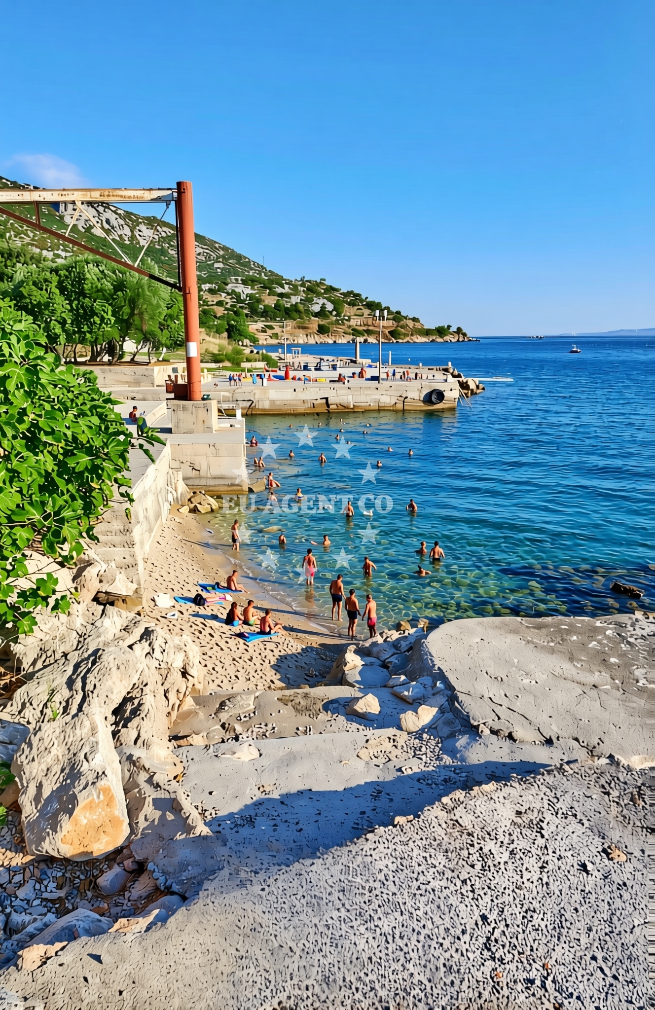 Beach facilities and surroundings at Mali greben, Cesarica Beach in Mali greben