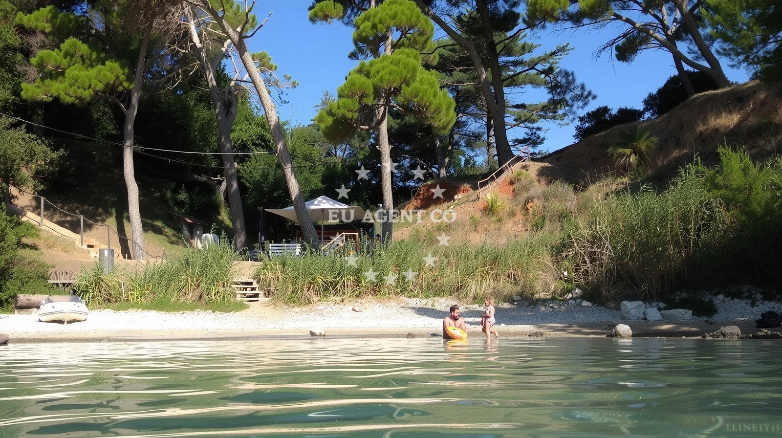 Beach facilities and surroundings at Mali Portic beach in 218 Selo 1, Premantura