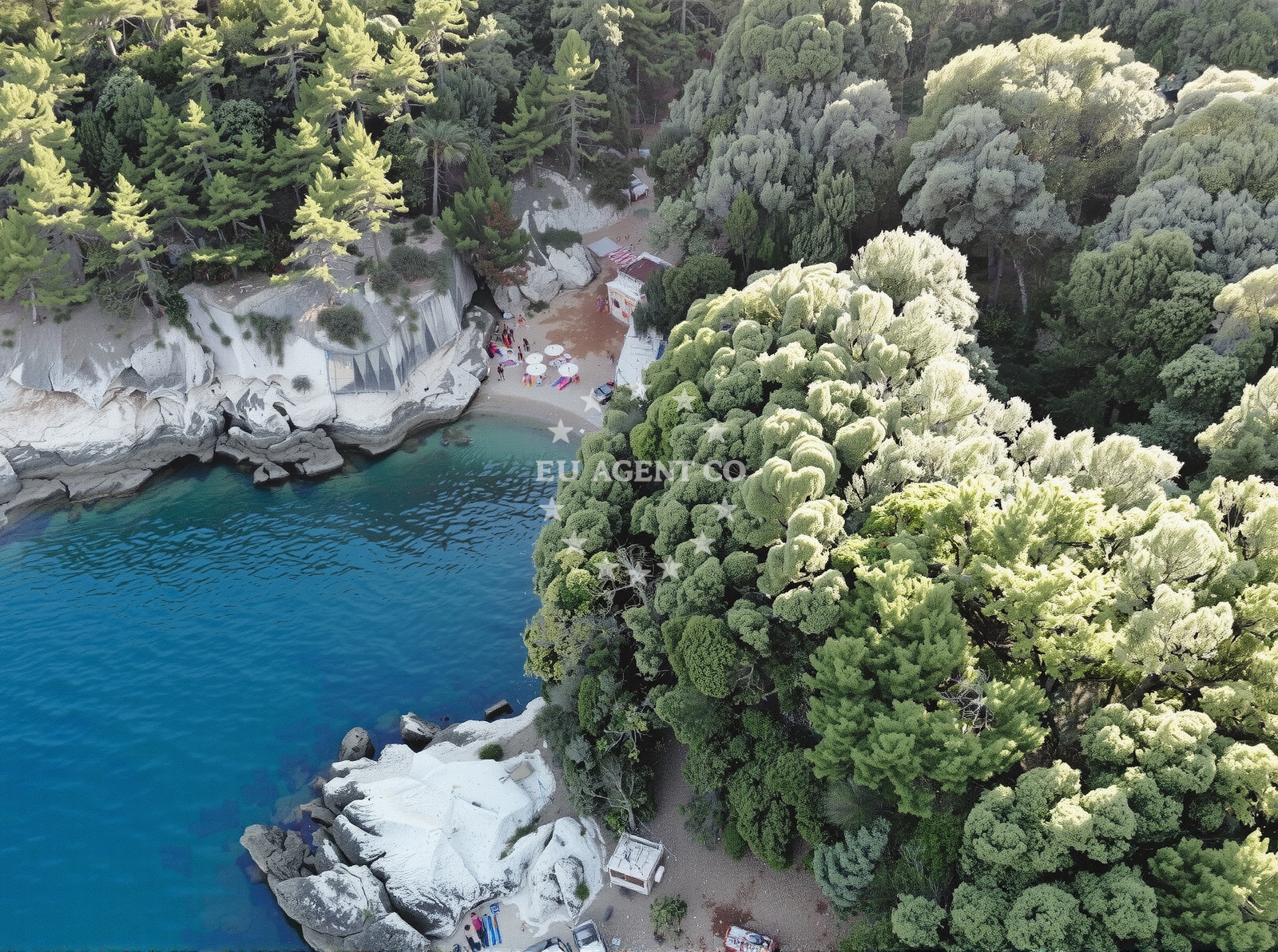 Additional view of Mali Portluk beach in Gondolići 20a, Labin