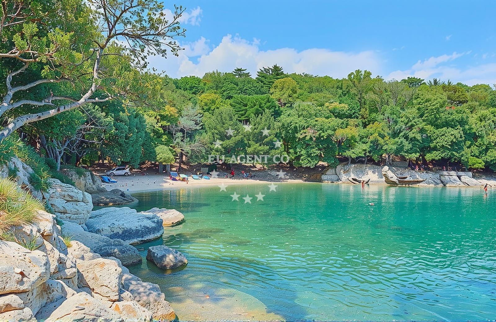 Additional view of Mali Portluk beach in Gondolići 20a, Labin