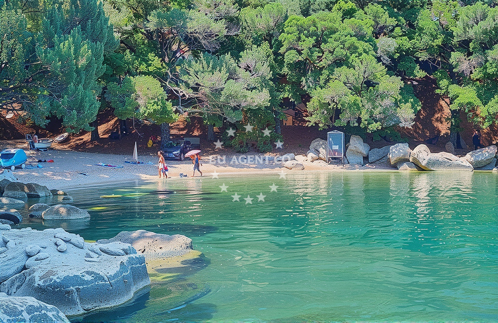 Additional view of Mali Portluk beach in Gondolići 20a, Labin