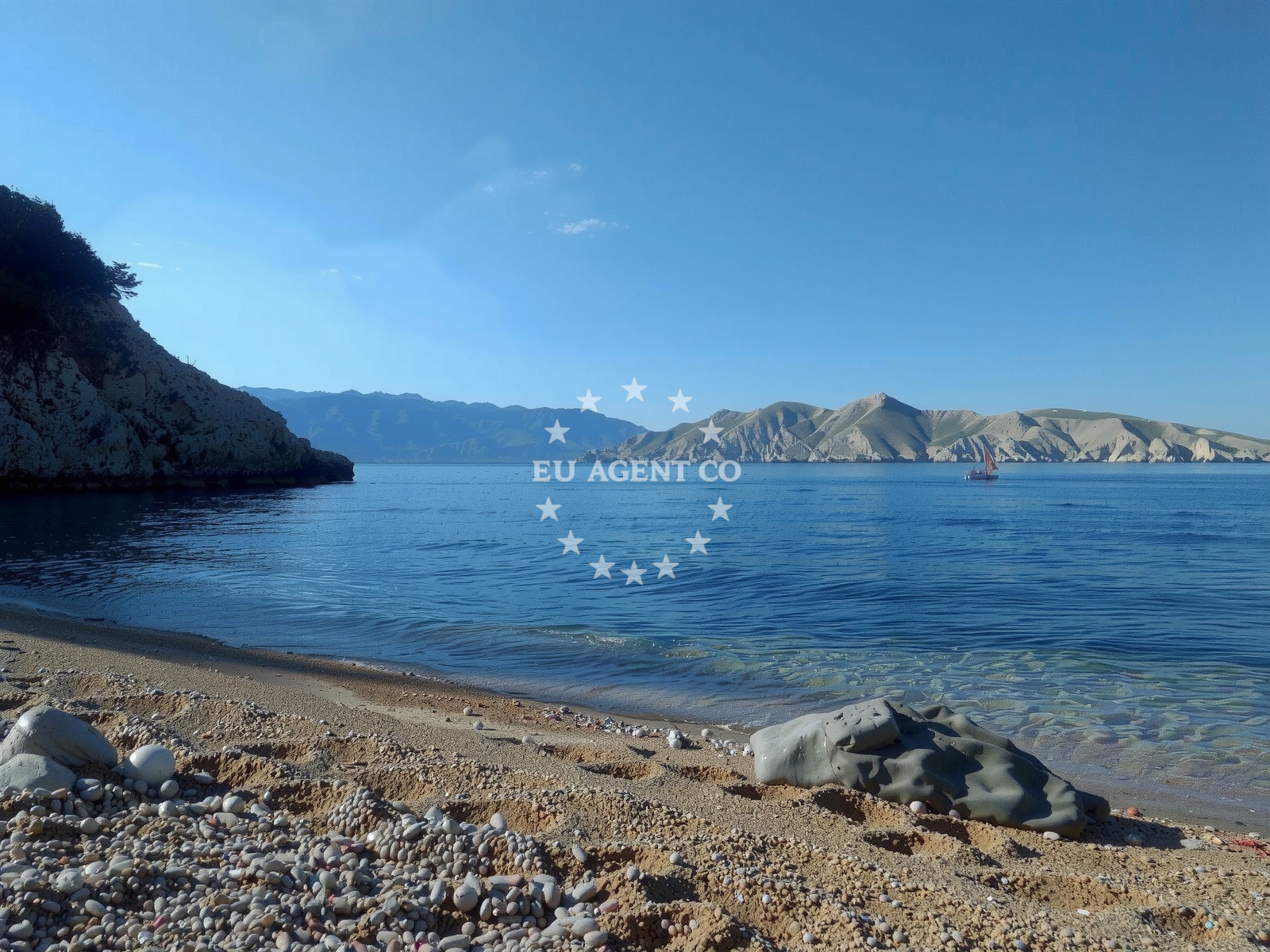 Beach facilities and surroundings at Mali raj in Kricin 10, Baška