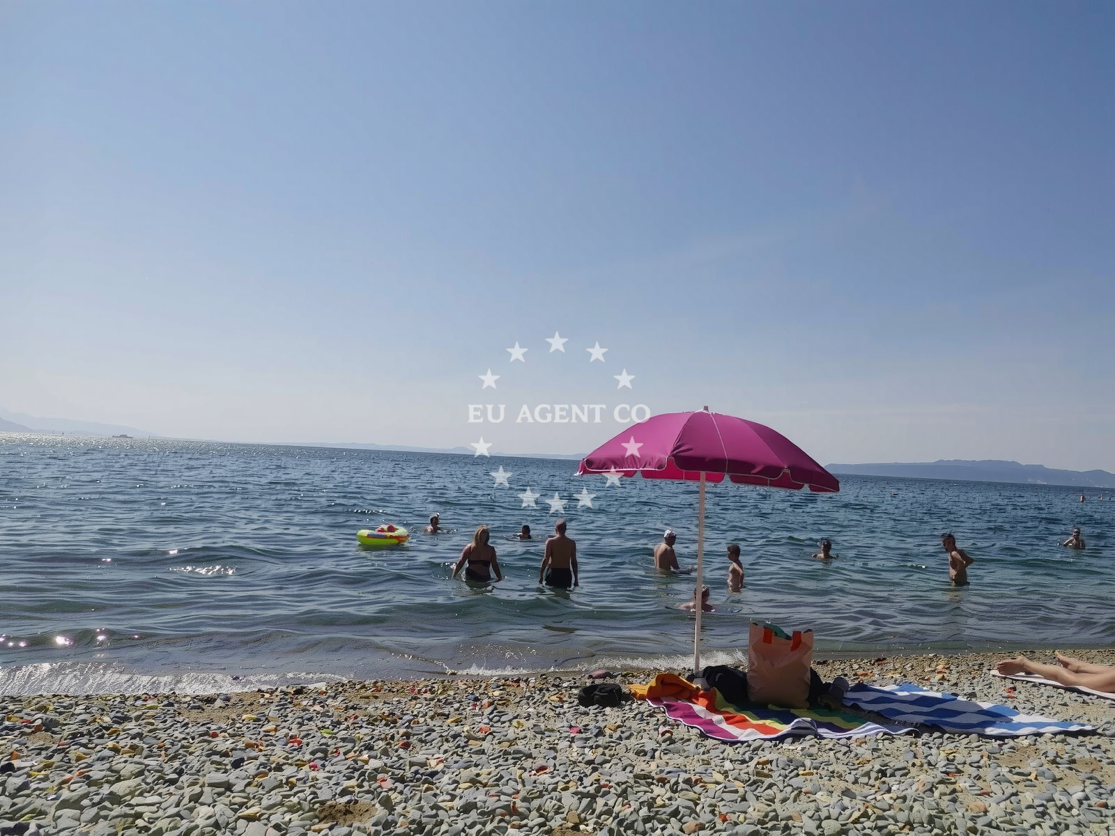 Shoreline and swimming area at Mali Raj Plaz in Antona Raspora 24, Opatija