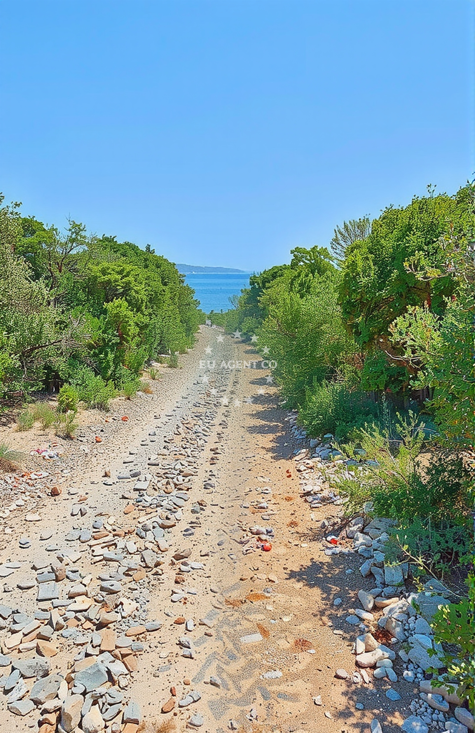 Additional view of Mali Shkolich in 41 Kavran, Kavran