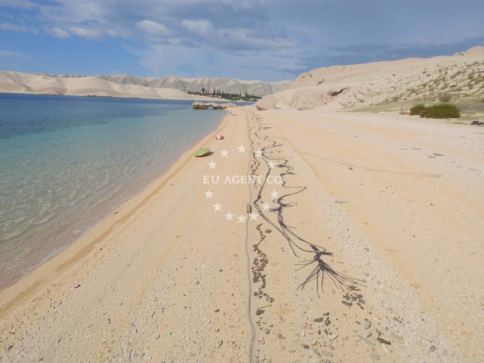 Beach facilities and surroundings at Malin beach in Dubrovačka ul. 22, Pag