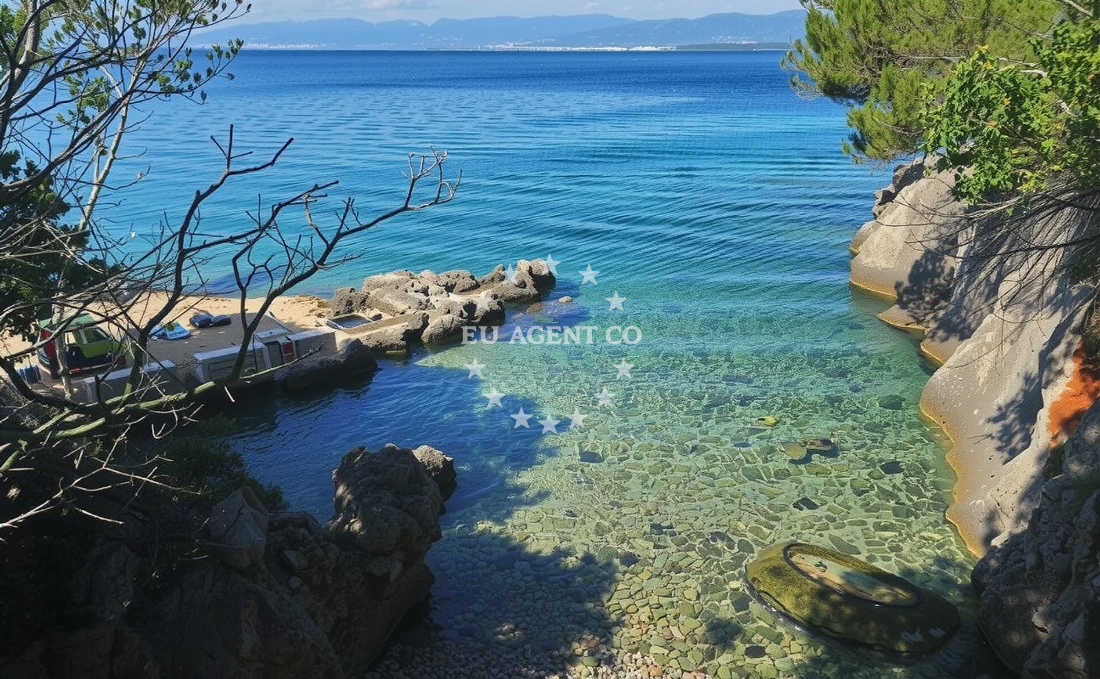Beach facilities and surroundings at Malinska-Porat beach in Porat 185, Porat